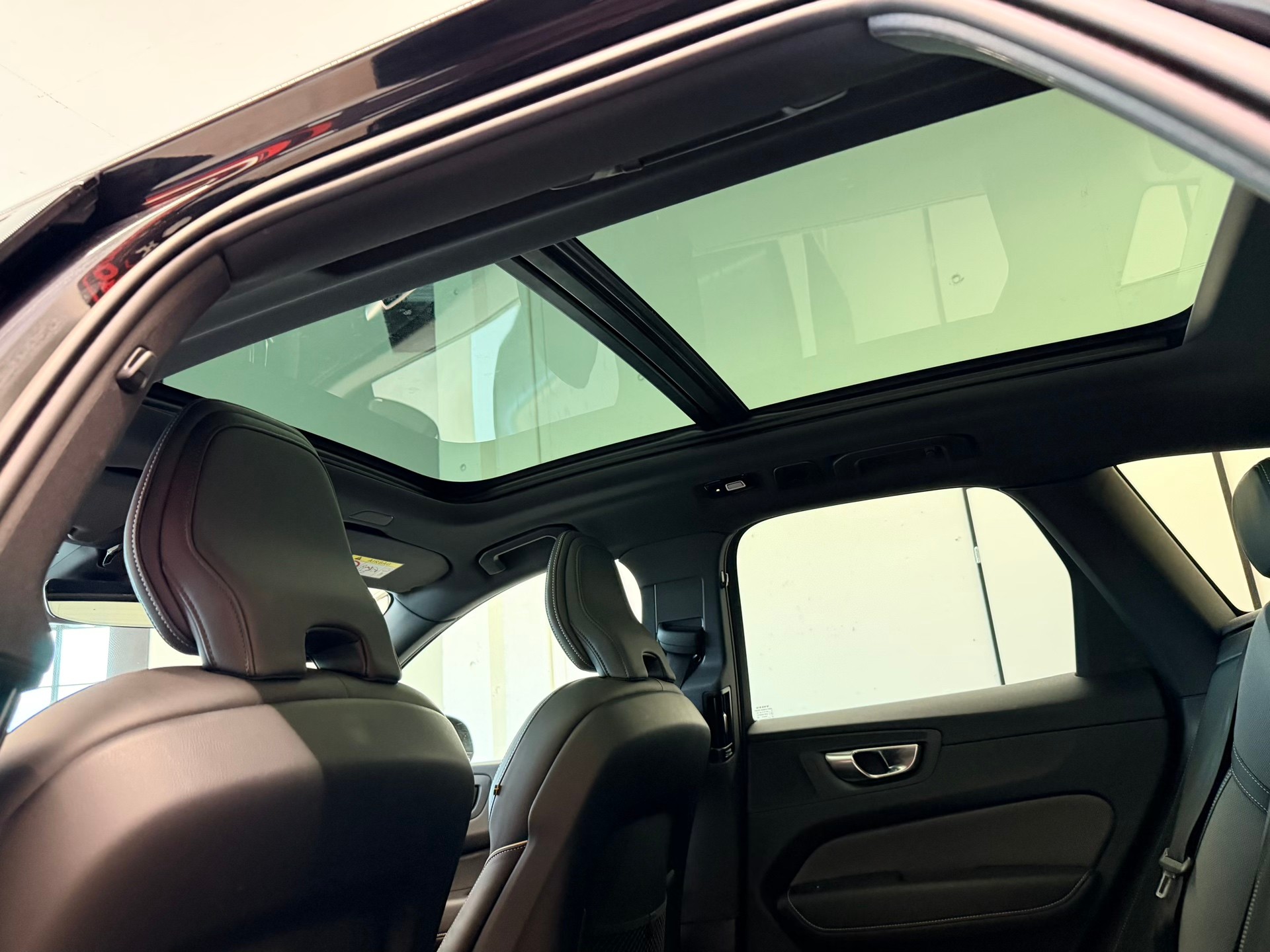 VOLVO XC60 B5 Benzin Mild Hybrid AWD Black ED. Geartronic-image-19