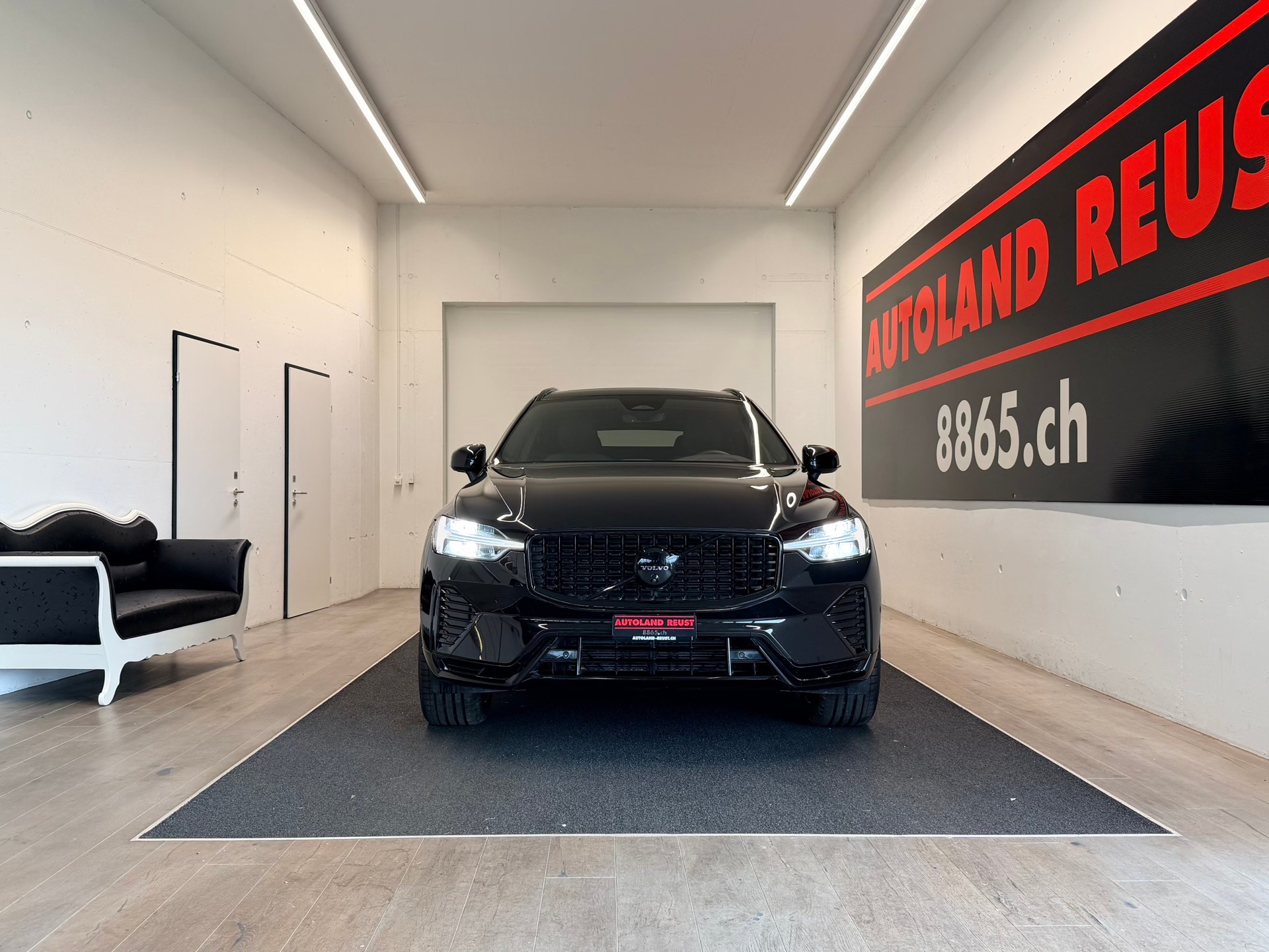 VOLVO XC60 B5 Benzin Mild Hybrid AWD Black ED. Geartronic-image-1