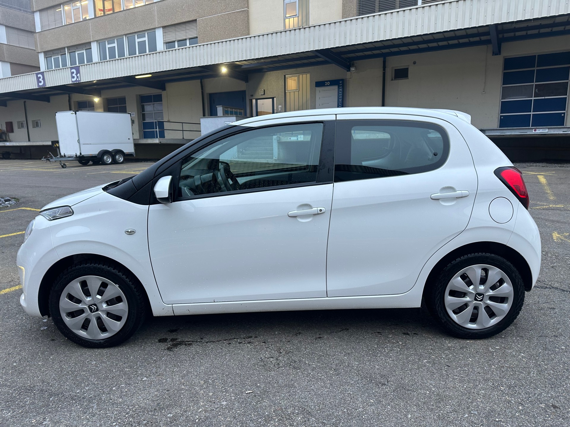 CITROEN C1 1.2 VTi Feel Airscape-image-1