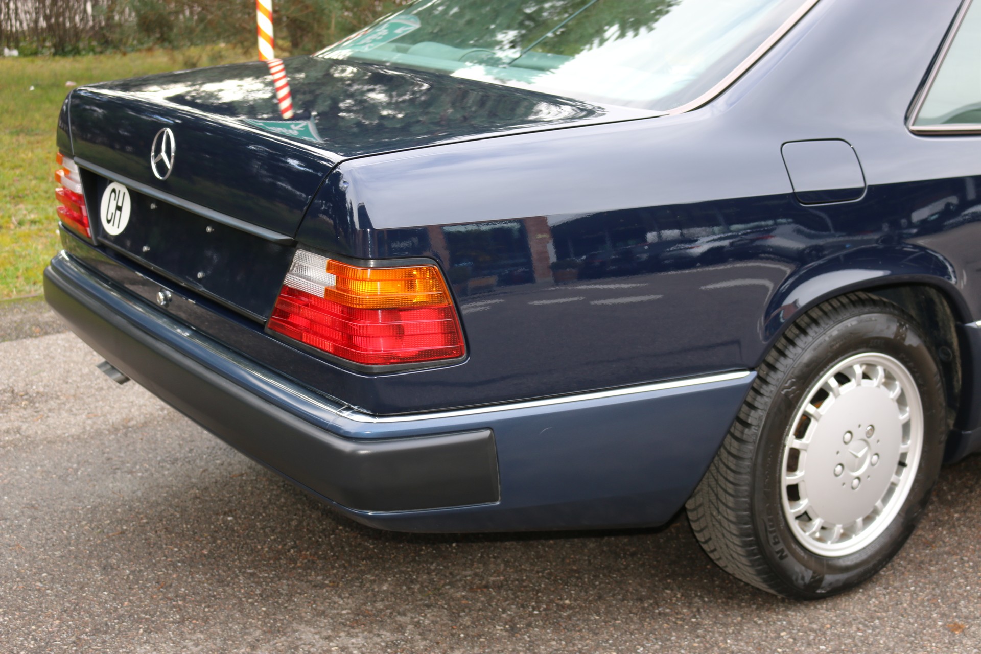 MERCEDES-BENZ 300 CE-image-3