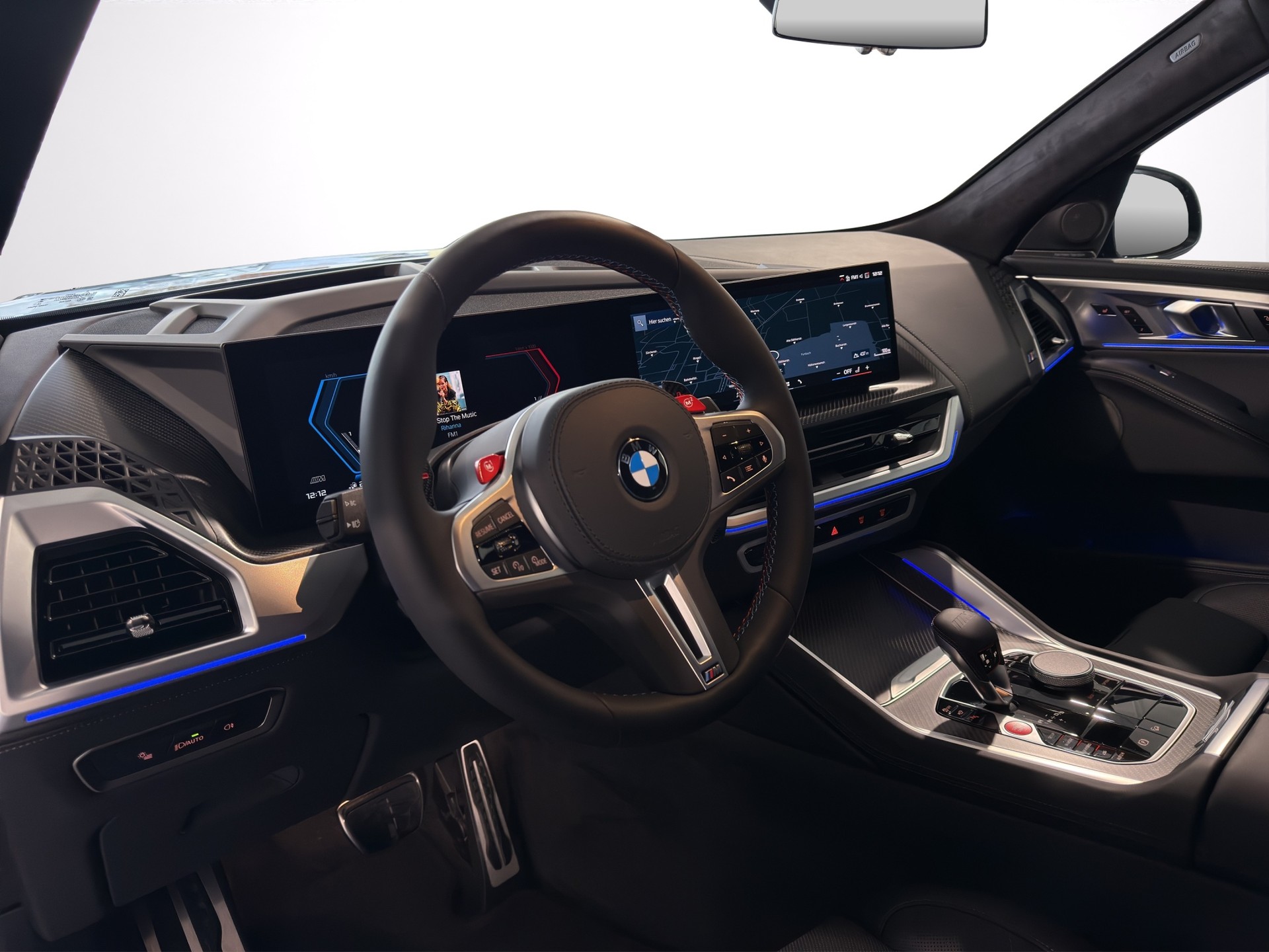 BMW XM xDrive 50e PHEV Steptronic-image-11