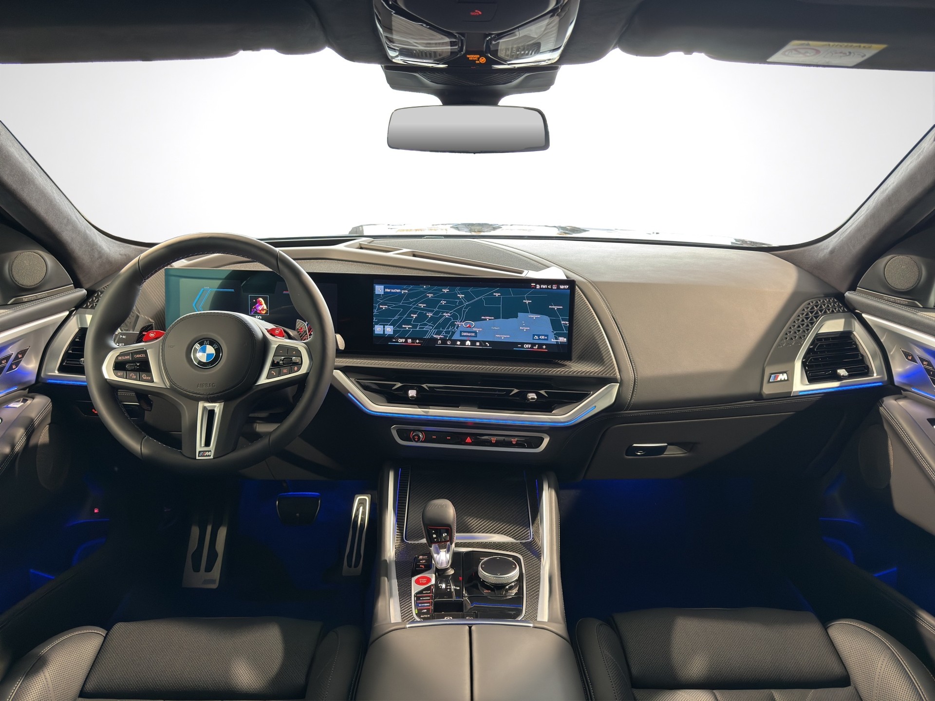 BMW XM xDrive 50e PHEV Steptronic-image-12