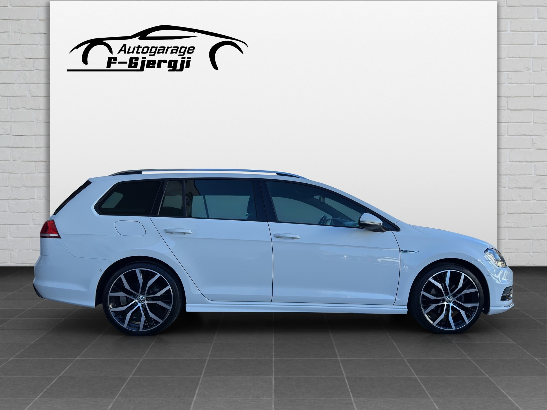 VW Golf Variant 1.4 TSI Lounge R-Line DSG-image-6