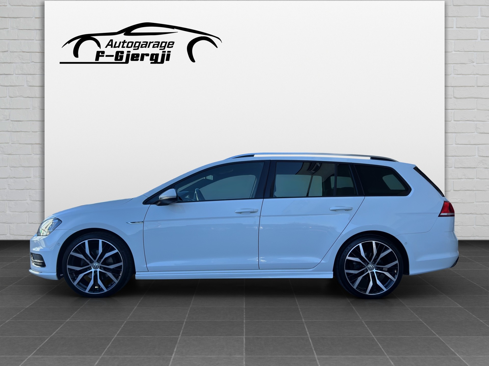 VW Golf Variant 1.4 TSI Lounge R-Line DSG-image-4