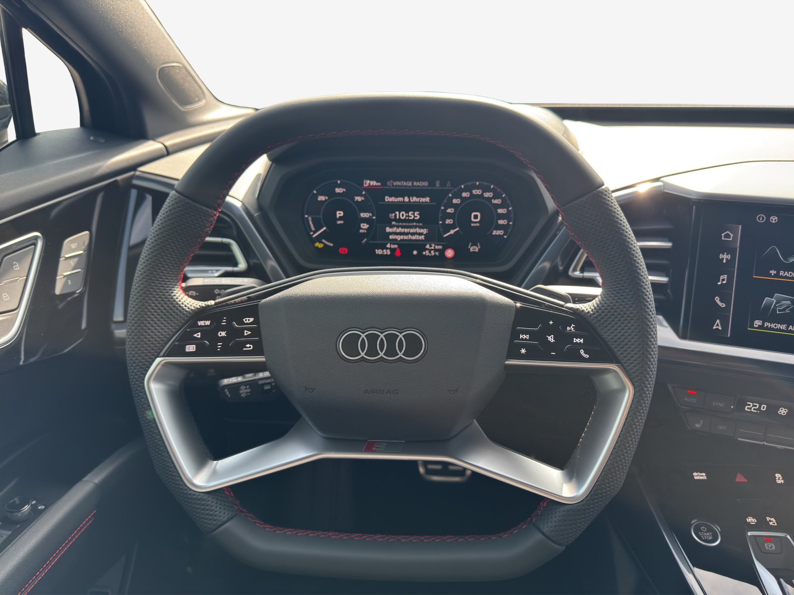 AUDI Q4 e-tron 45 Edition Swiss Ski quattro-image-9