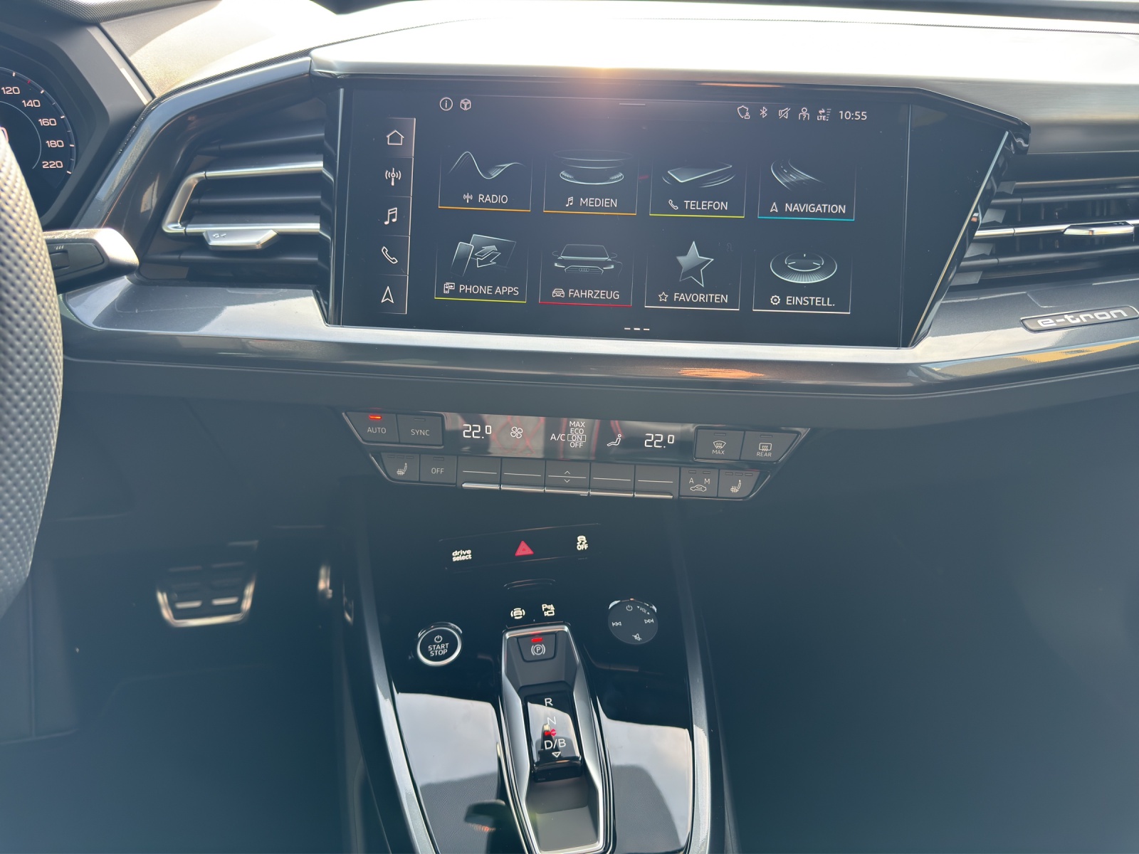 AUDI Q4 e-tron 45 Edition Swiss Ski quattro-image-10