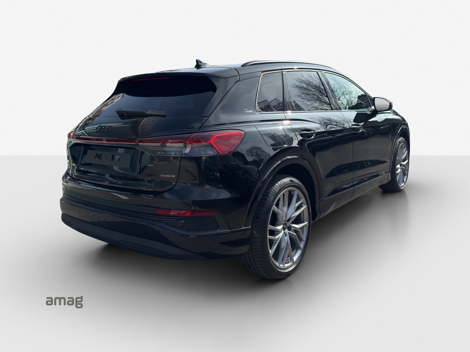 AUDI Q4 e-tron 45 Edition Swiss Ski quattro-image-4