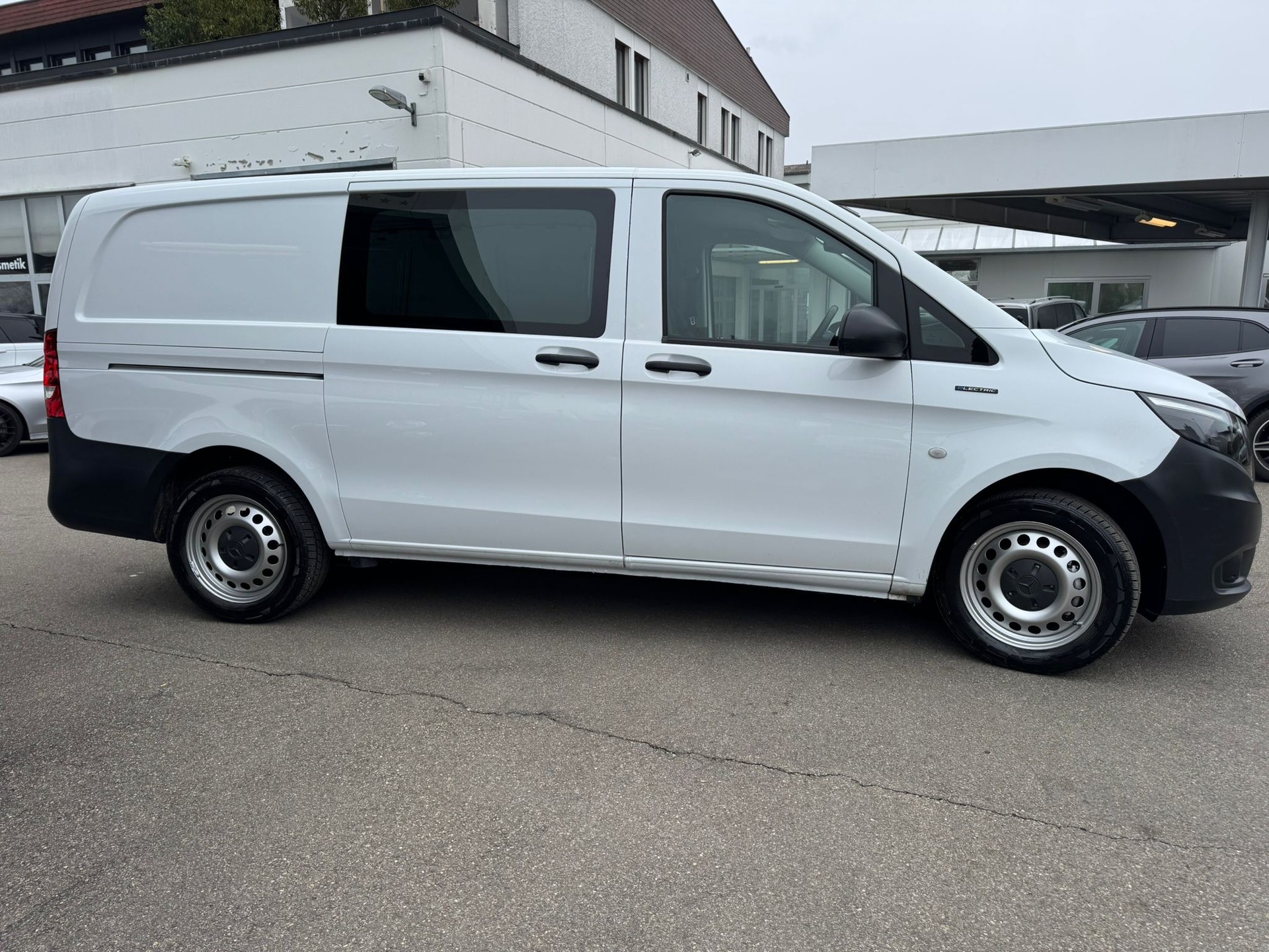 MERCEDES-BENZ eVito 112 Lang-image-4