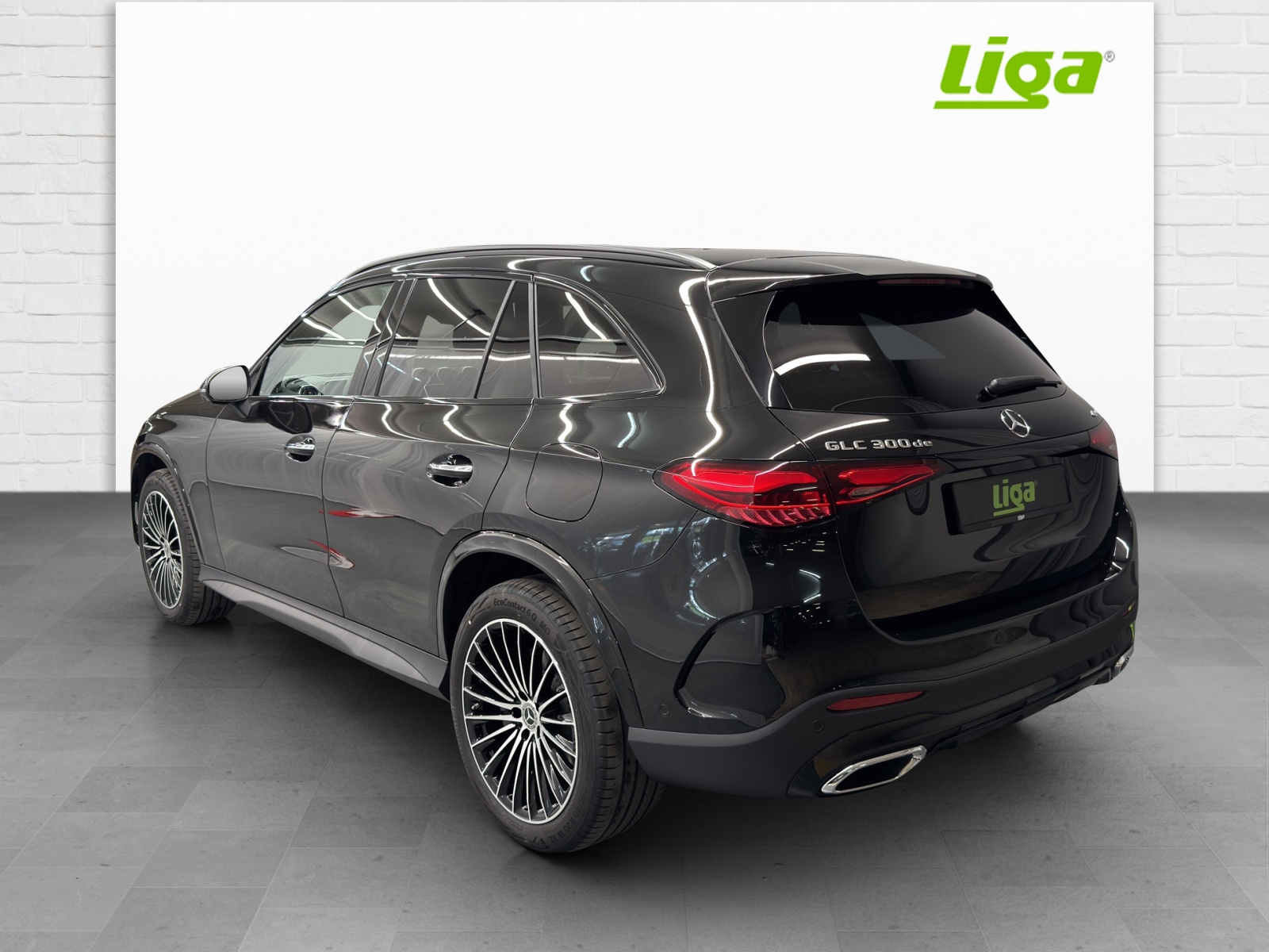 MERCEDES-BENZ GLC 300 de AMG Line 4Matic EQ Star-image-3