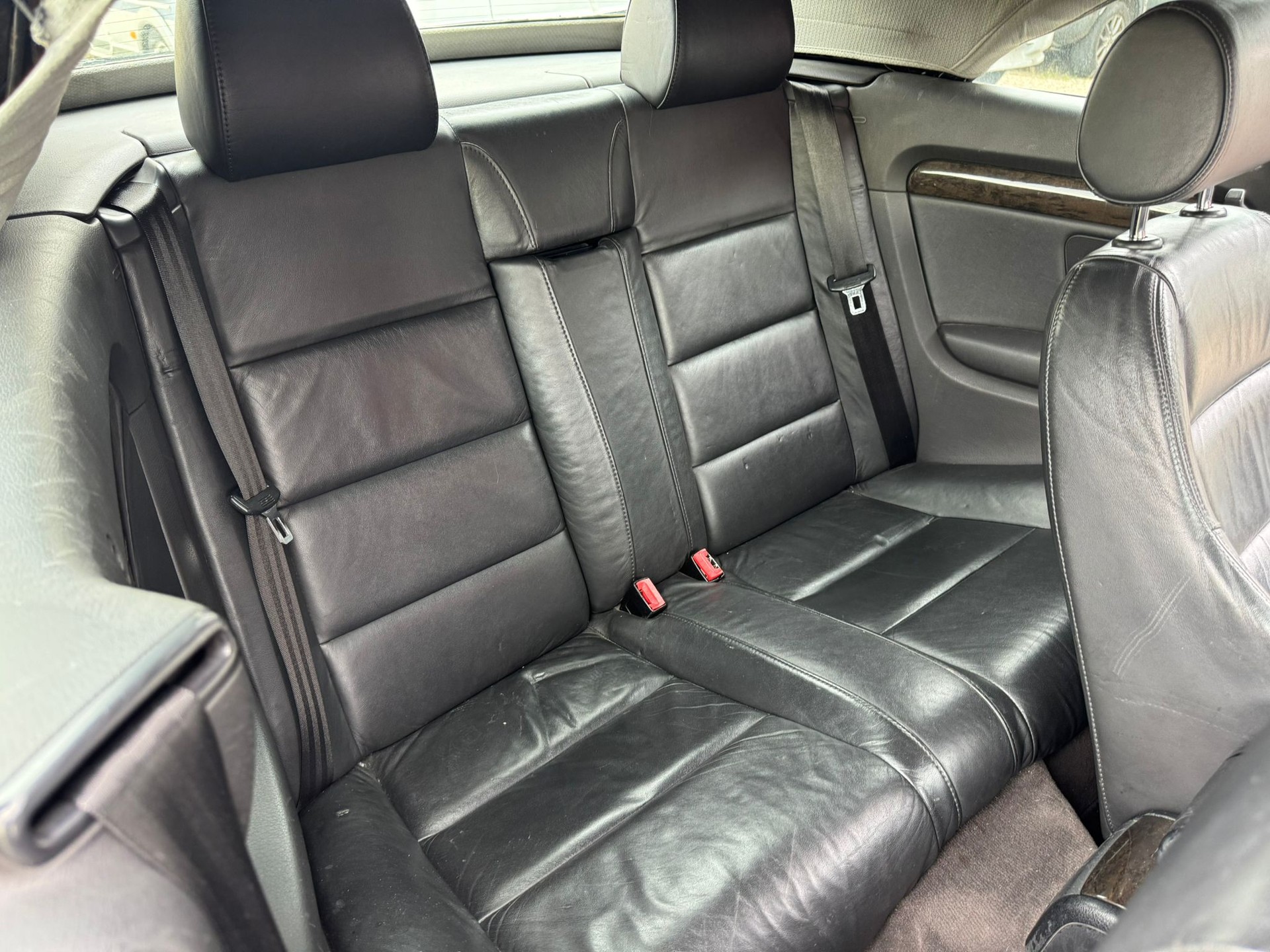AUDI A4 Cabriolet 3.0 V6-image-10