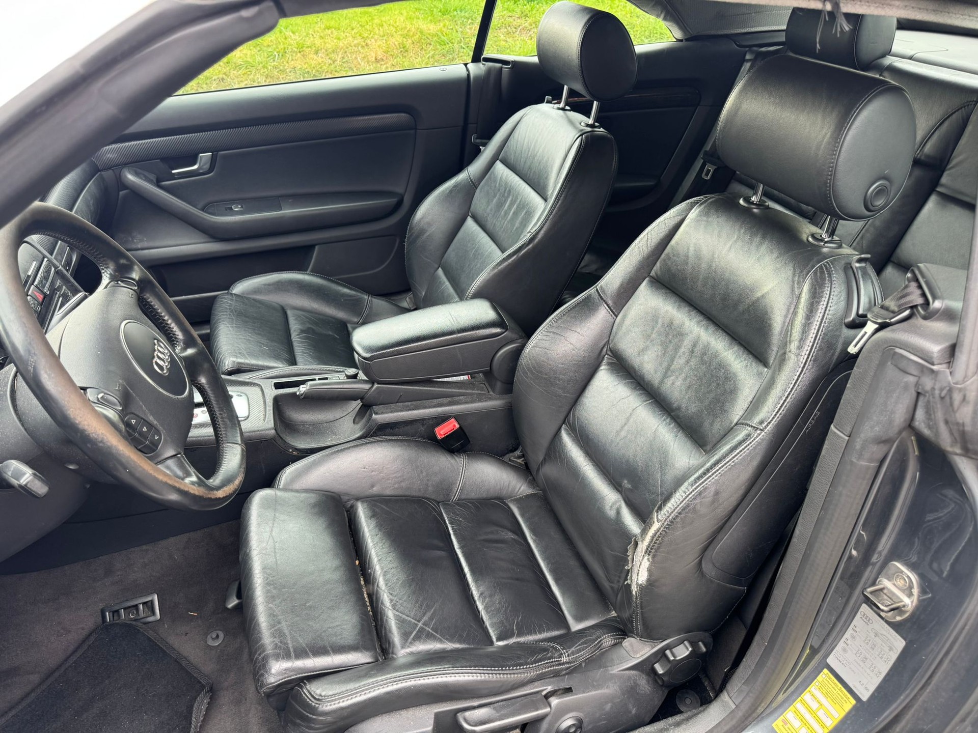 AUDI A4 Cabriolet 3.0 V6-image-7