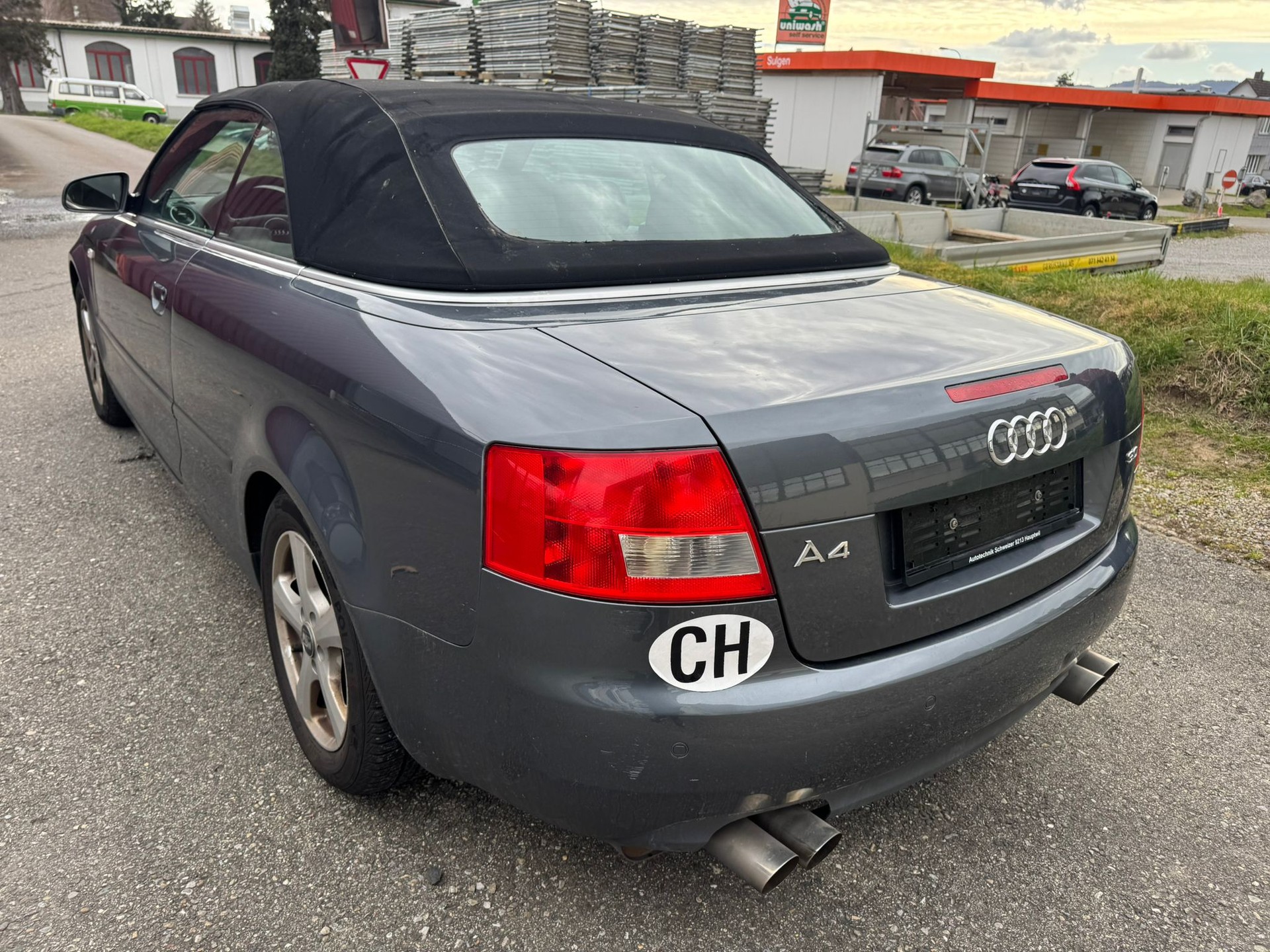 AUDI A4 Cabriolet 3.0 V6-image-4