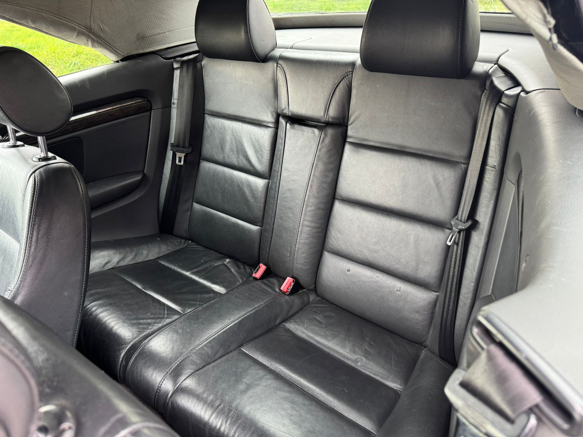 AUDI A4 Cabriolet 3.0 V6-image-9