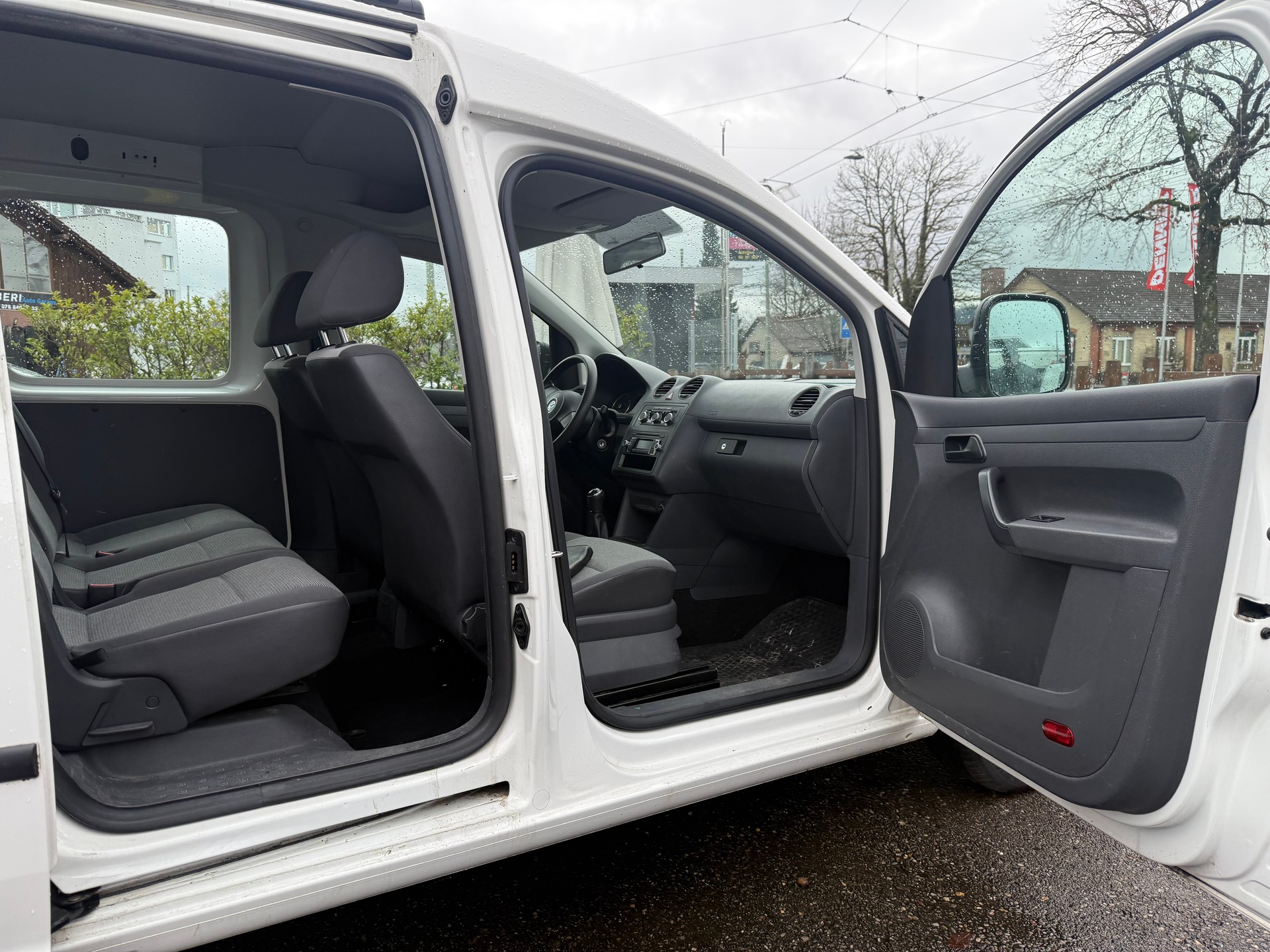 VW Caddy 1.6 TDI Blue Motion Technology Trendline-image-10