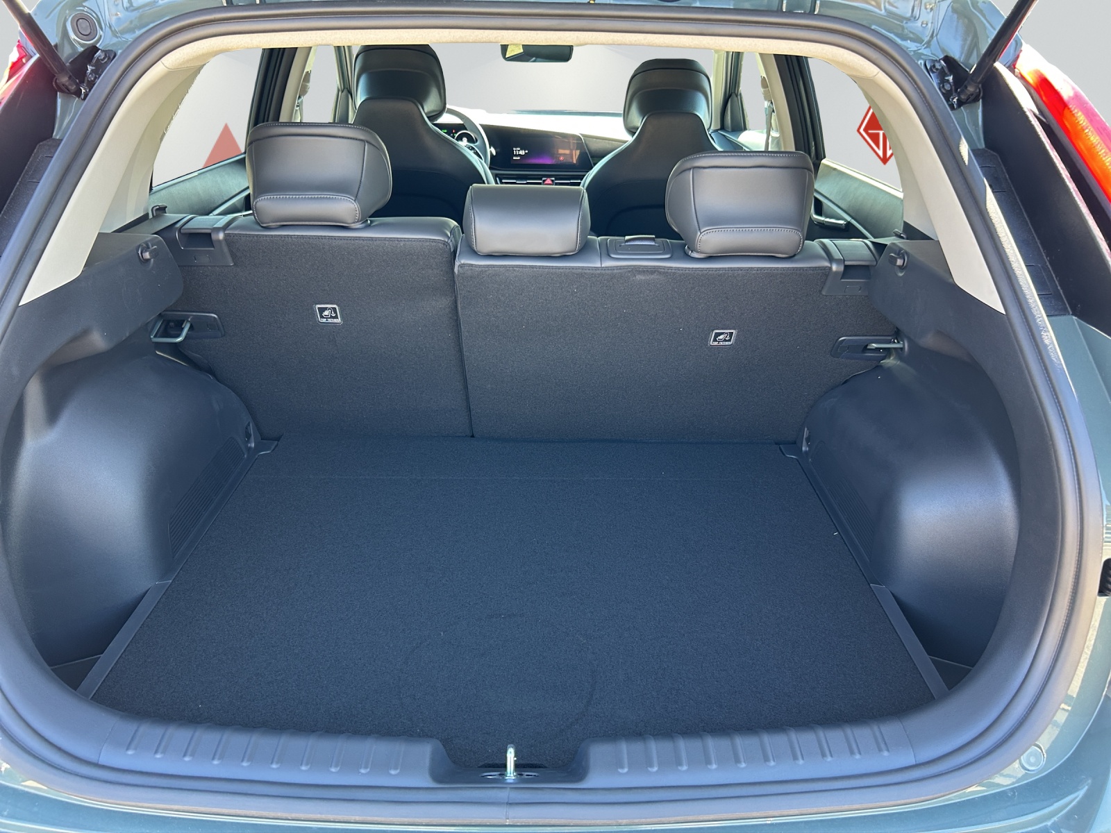 KIA Niro 1.6 GDi Hybrid Power Edition-image-9