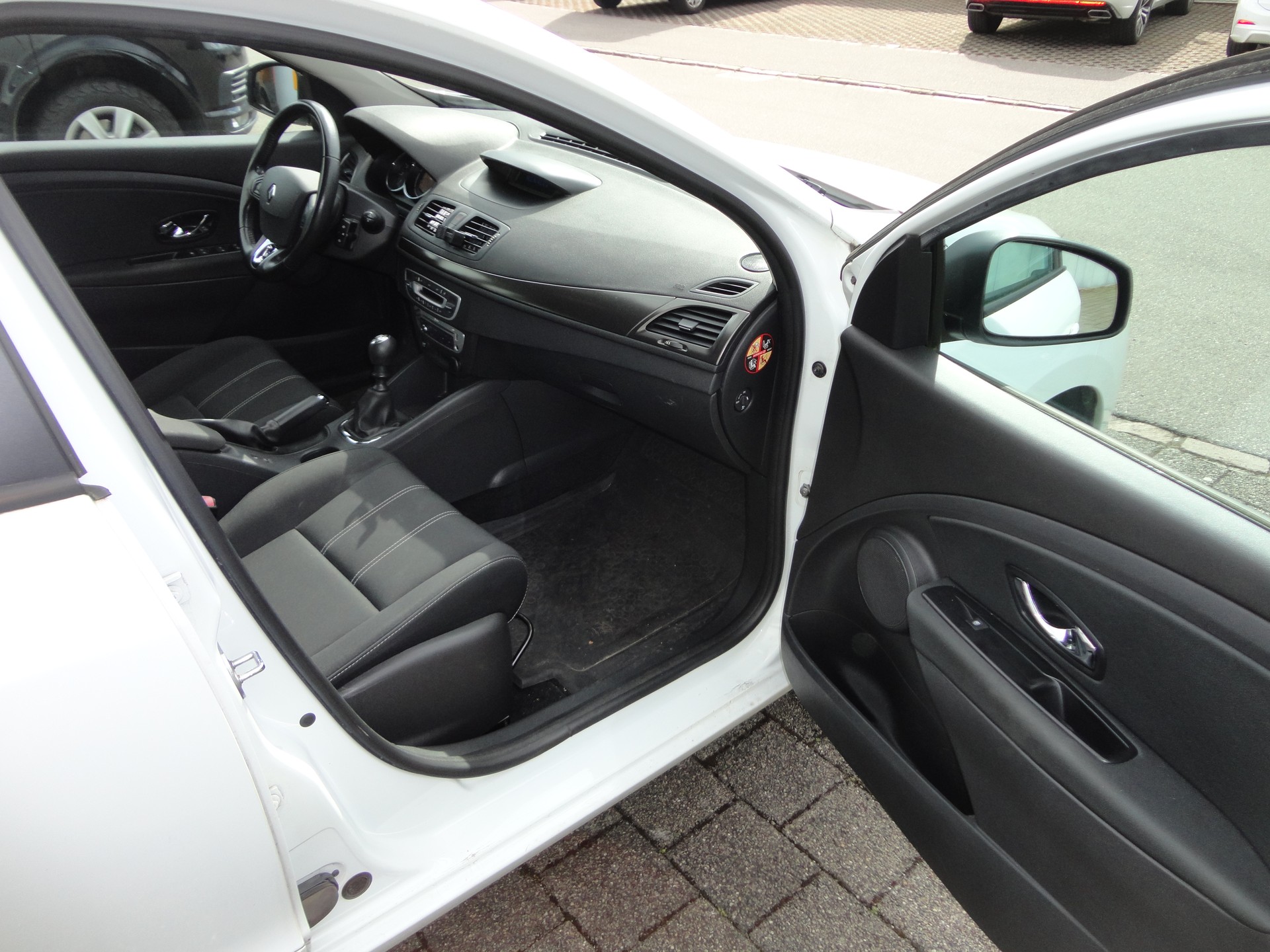 RENAULT Mégane Grandtour 1.5 dCi Expression-image-12