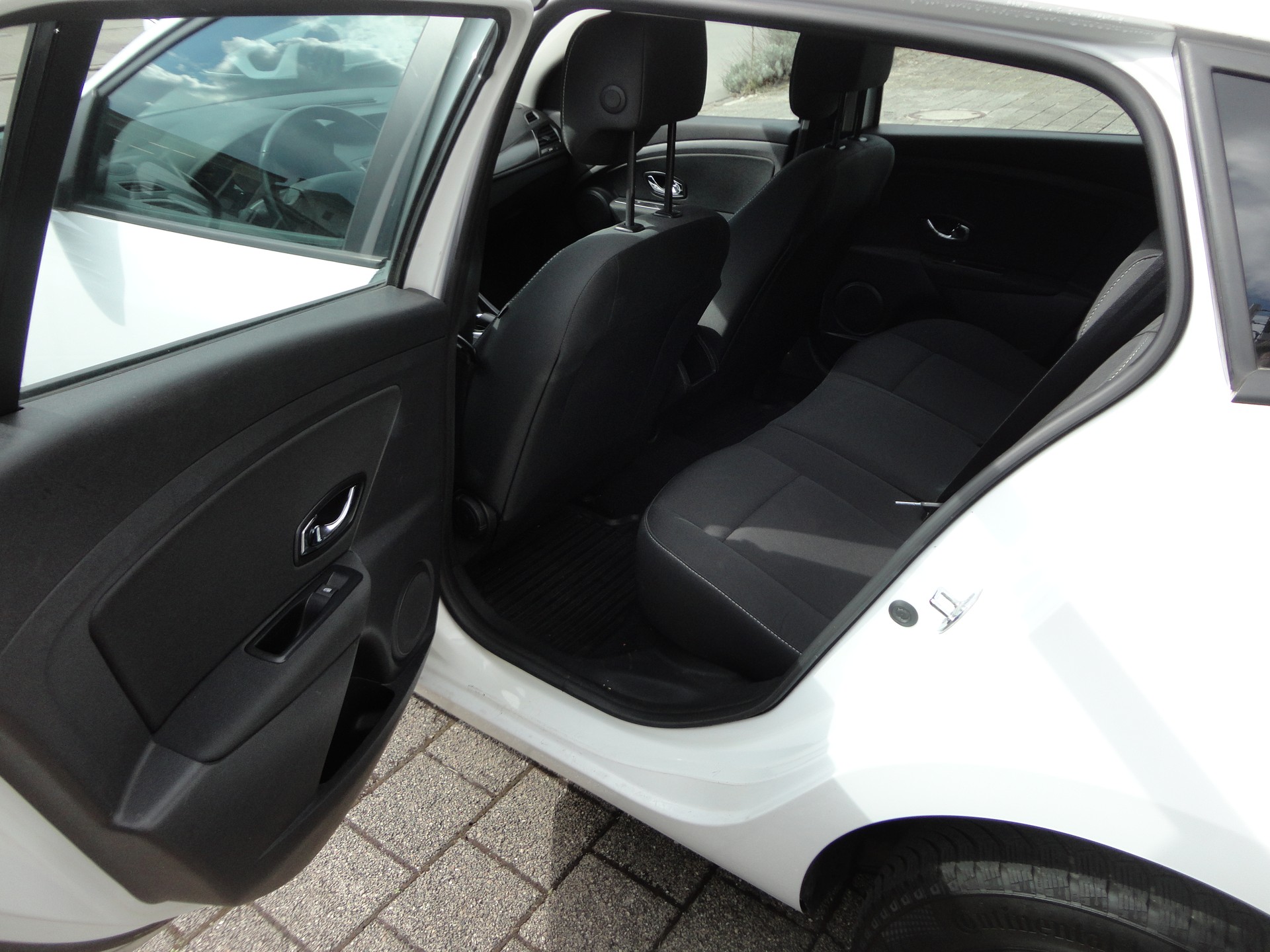 RENAULT Mégane Grandtour 1.5 dCi Expression-image-9