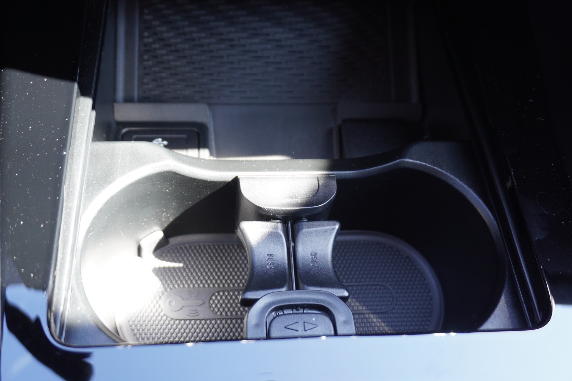 MERCEDES-BENZ A 250 e 8G-DCT AMG-LINE-image-21