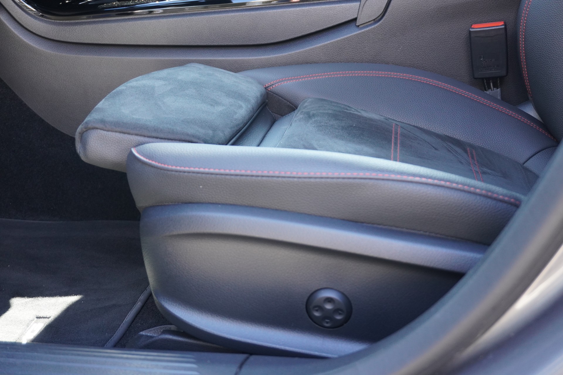MERCEDES-BENZ A 250 e 8G-DCT AMG-LINE-image-45