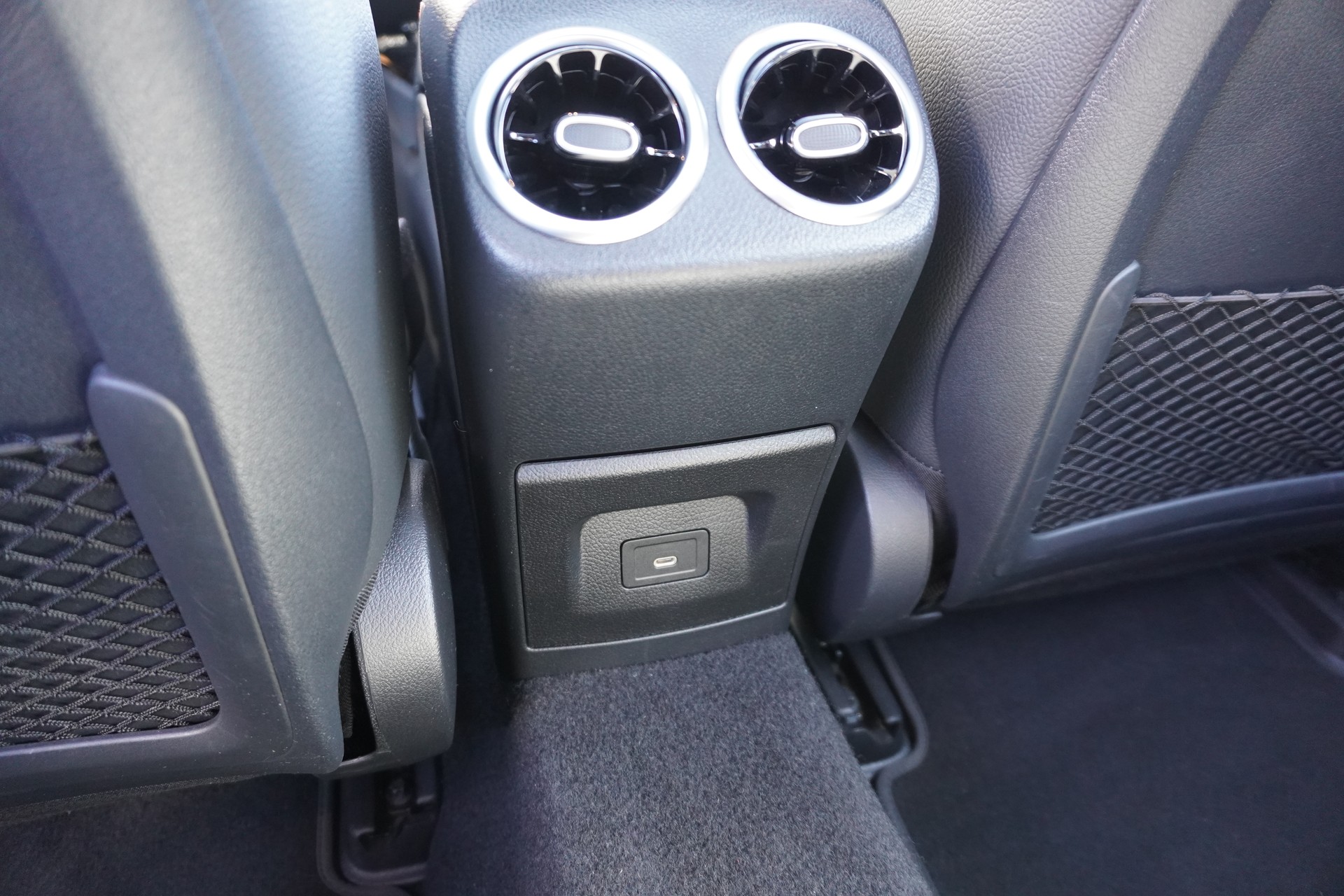 MERCEDES-BENZ A 250 e 8G-DCT AMG-LINE-image-16