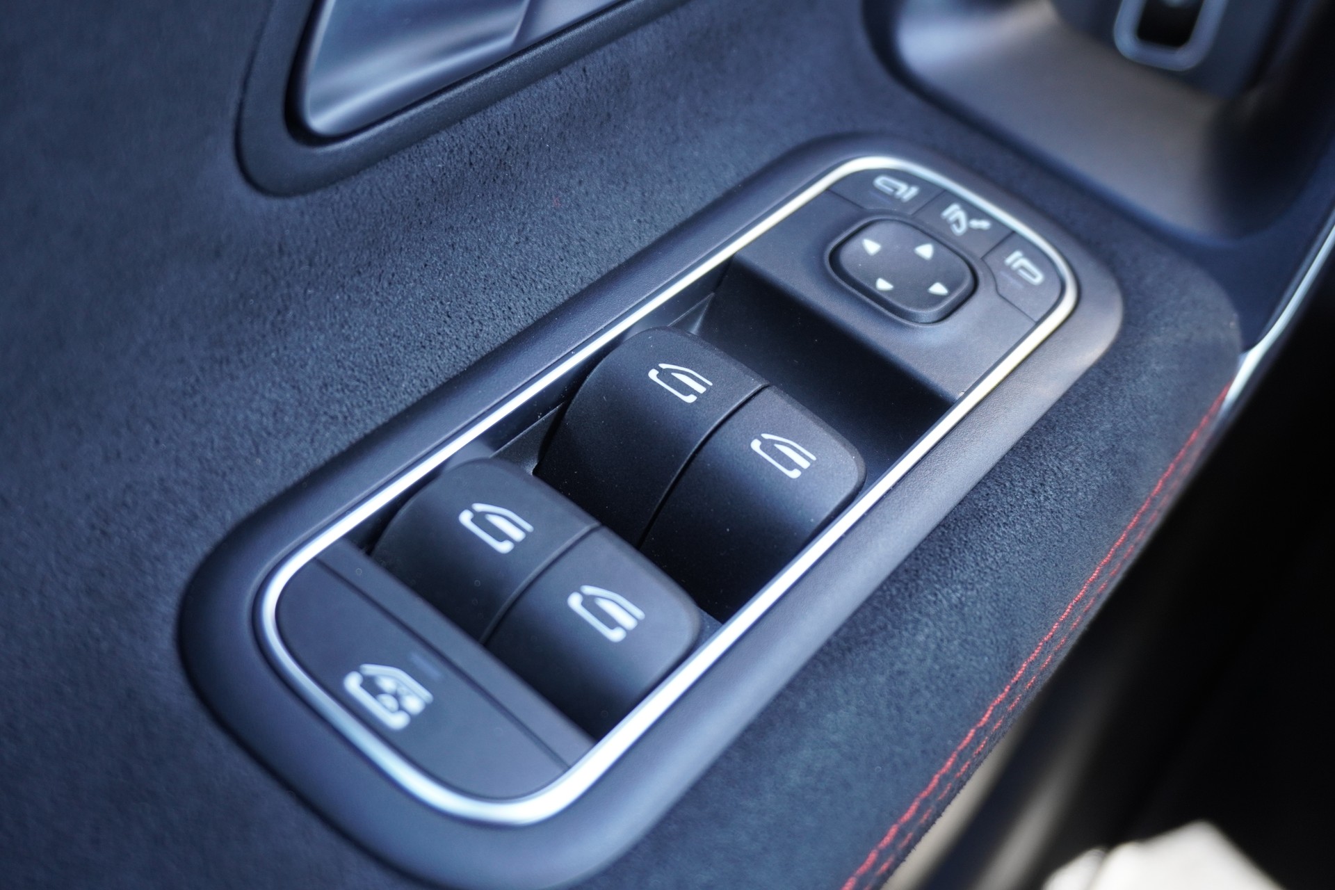 MERCEDES-BENZ A 250 e 8G-DCT AMG-LINE-image-40