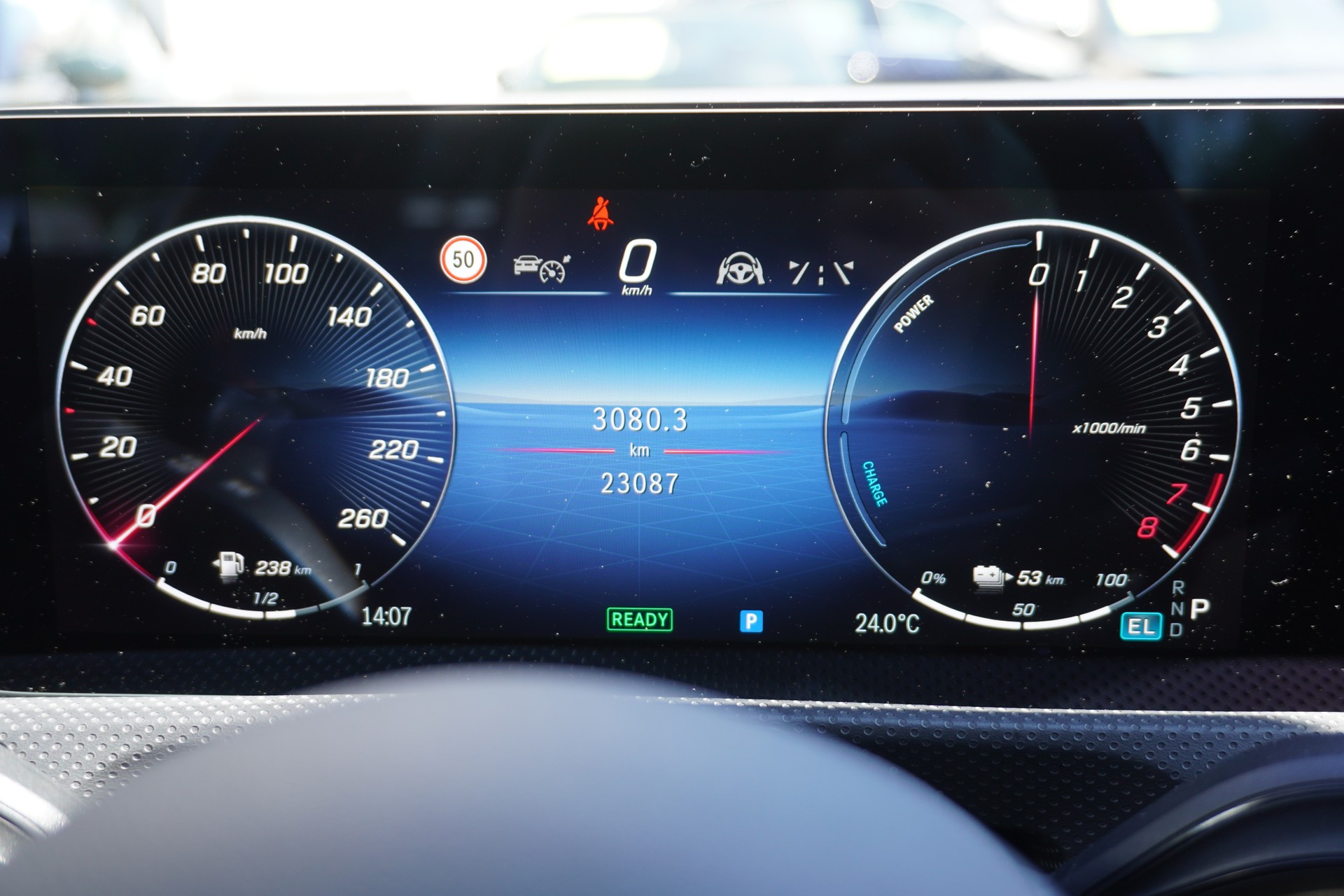 MERCEDES-BENZ A 250 e 8G-DCT AMG-LINE-image-35