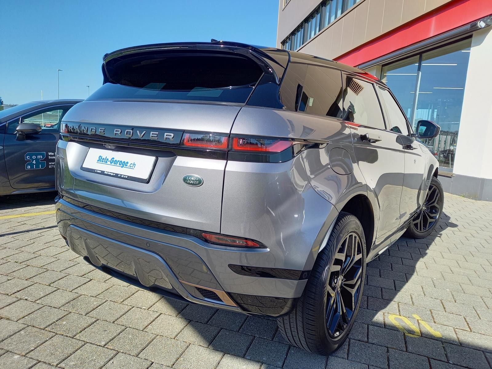 LAND ROVER Range Rover Evoque R-Dynamic D 240 SE AT9-image-1
