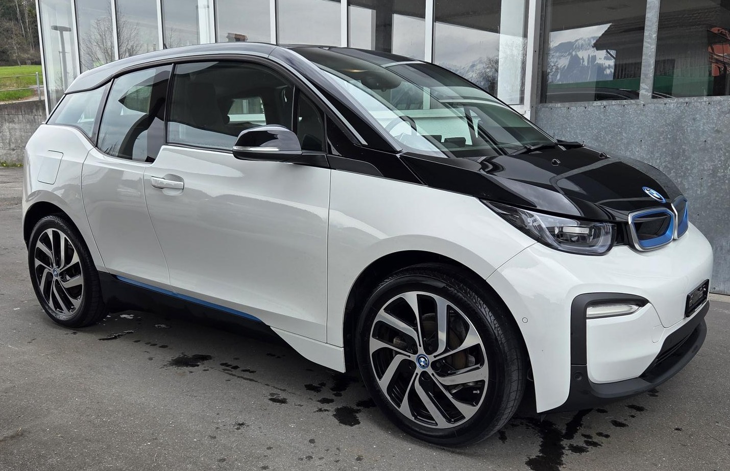 BMW i3 (94Ah)-image-1