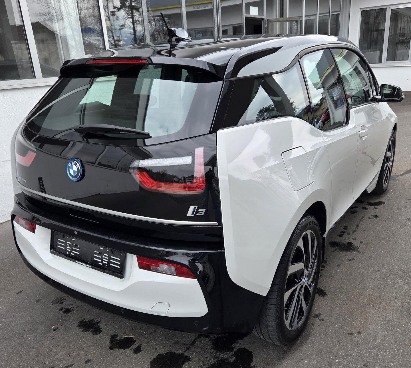 BMW i3 (94Ah)-image-4