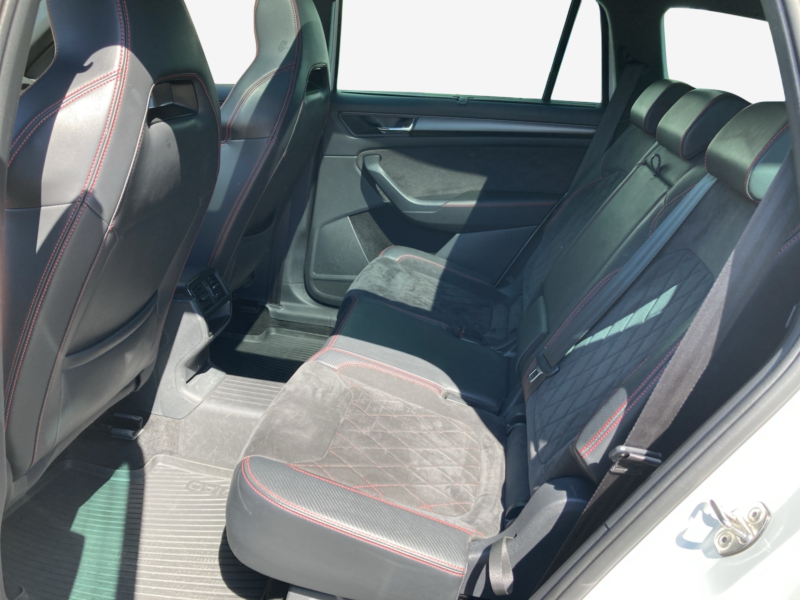 SKODA Kodiaq 2.0 Bi-TDI SCR RS 4x4 DSG-image-11