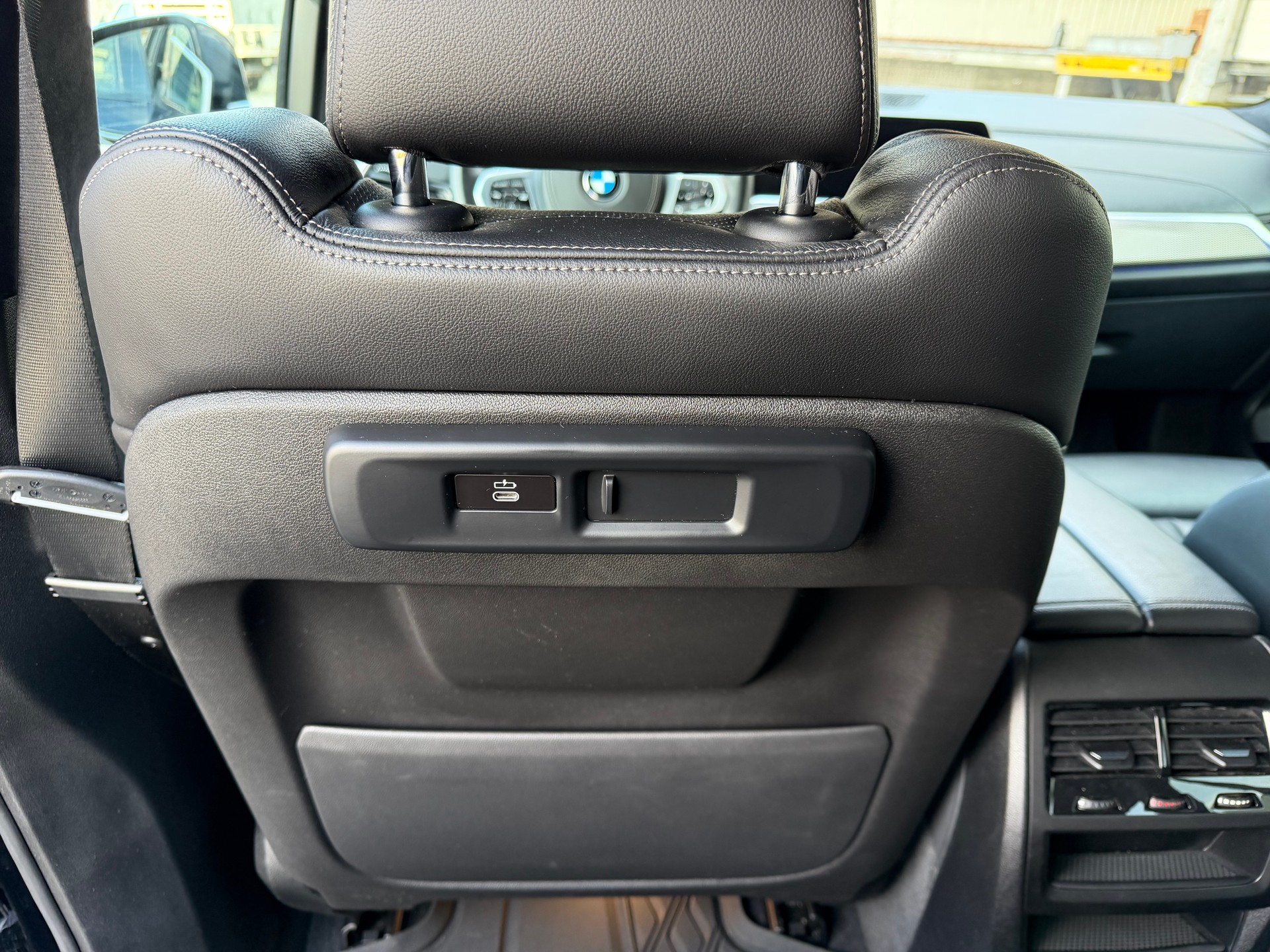 BMW X5 xDrive M50d Steptronic-image-13