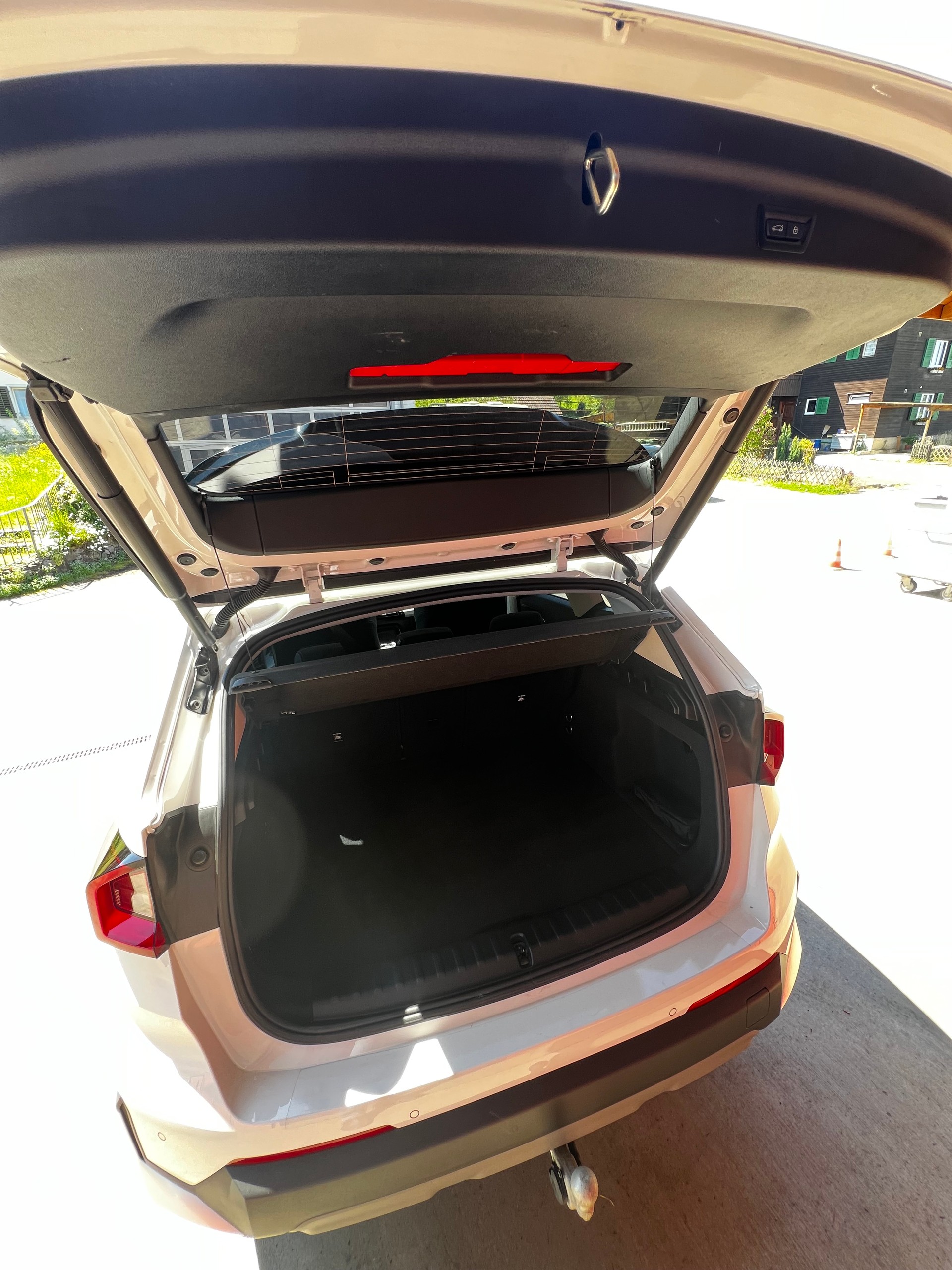 BMW X1 xDrive 20d 48V-image-9