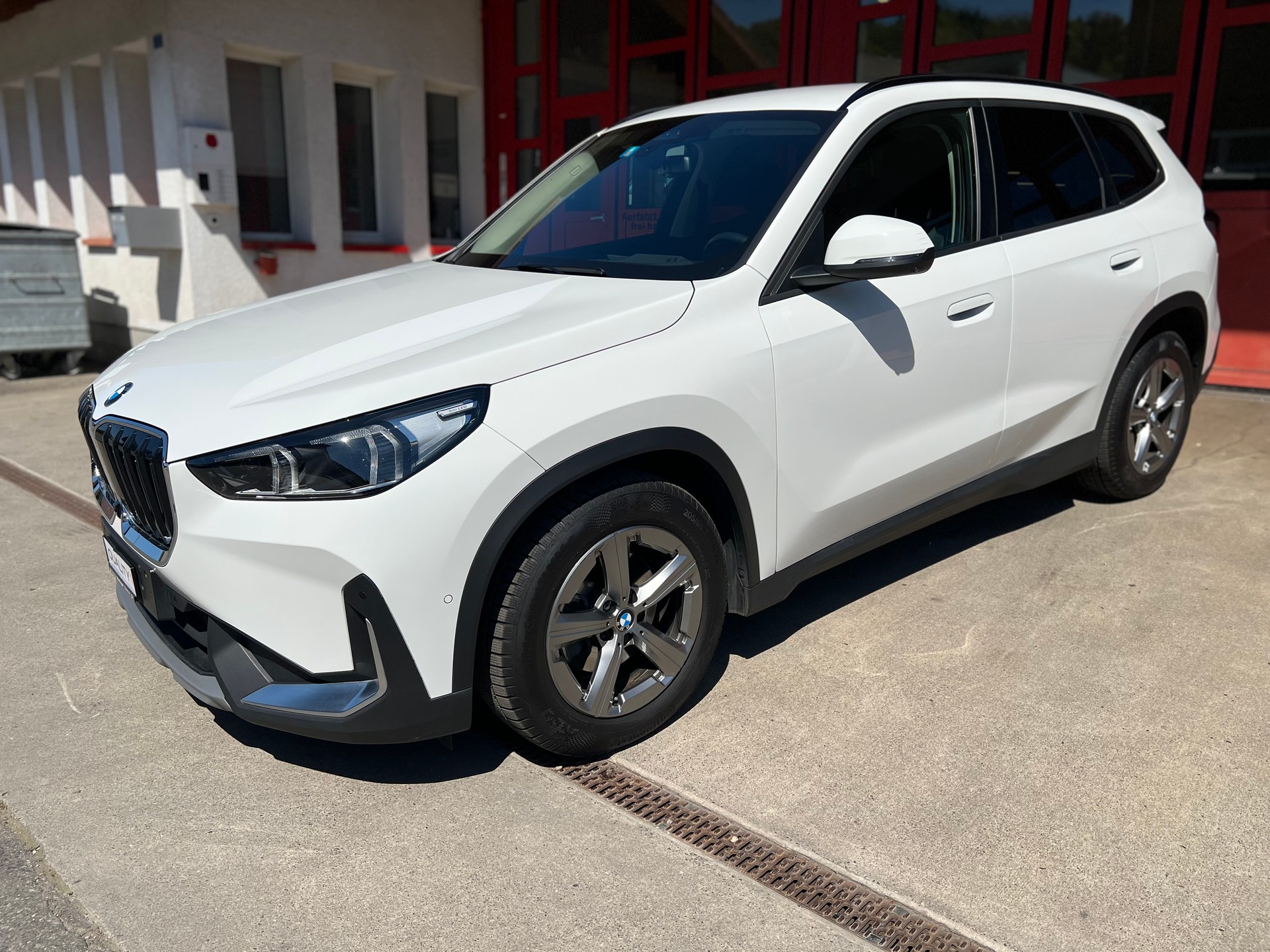 BMW X1 xDrive 20d 48V-showroom-element-1