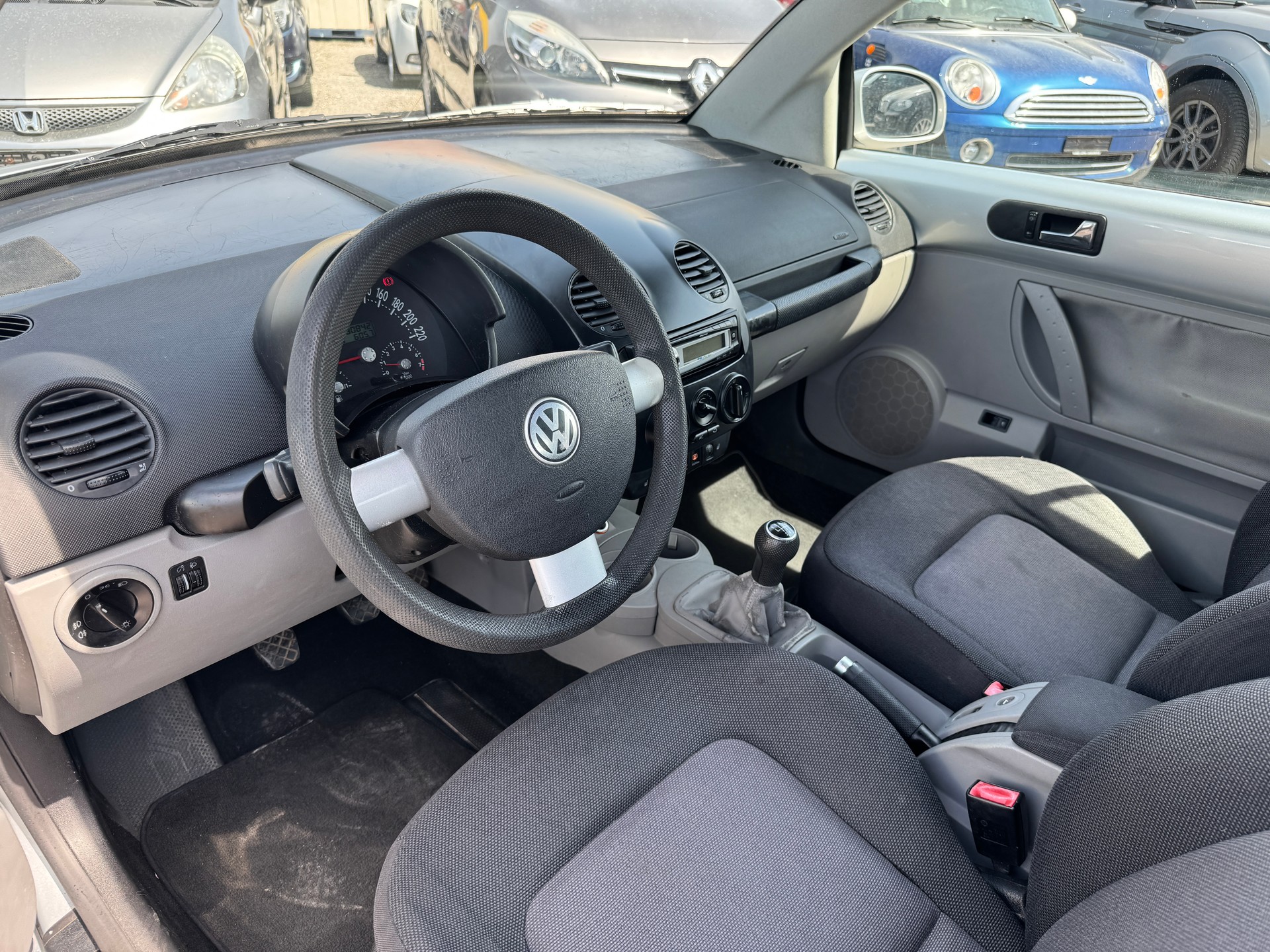 VW Beetle Cabrio 2.0-image-6
