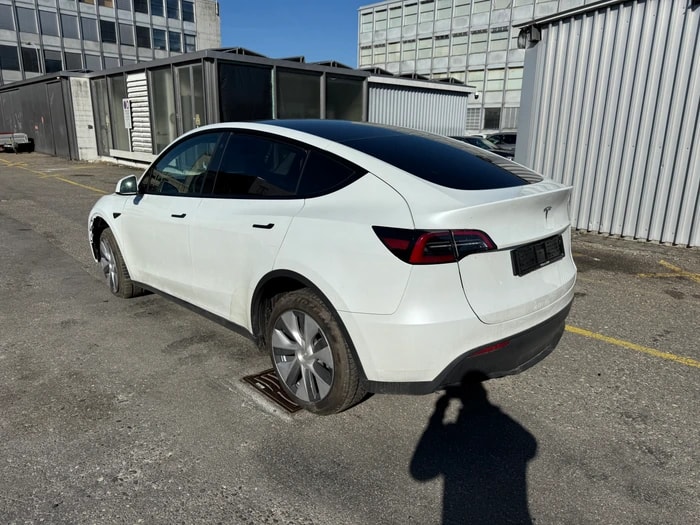 TESLA Model Y Long Range RWD-image-5