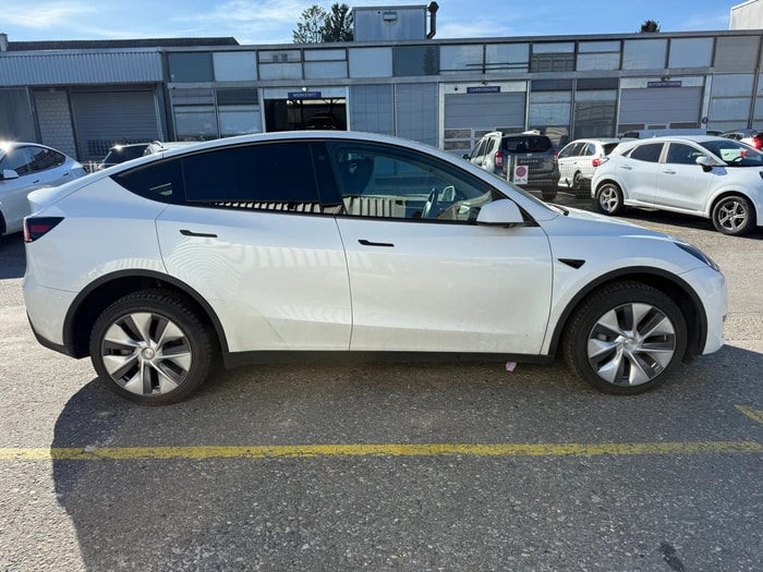 TESLA Model Y Long Range RWD-image-2