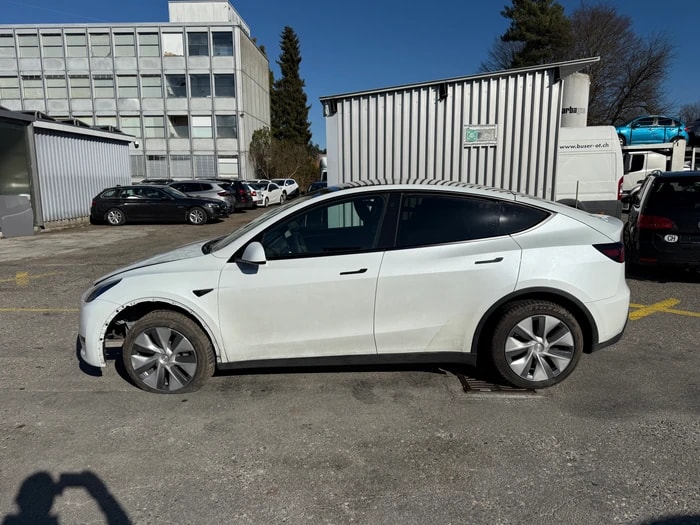TESLA Model Y Long Range RWD-image-3