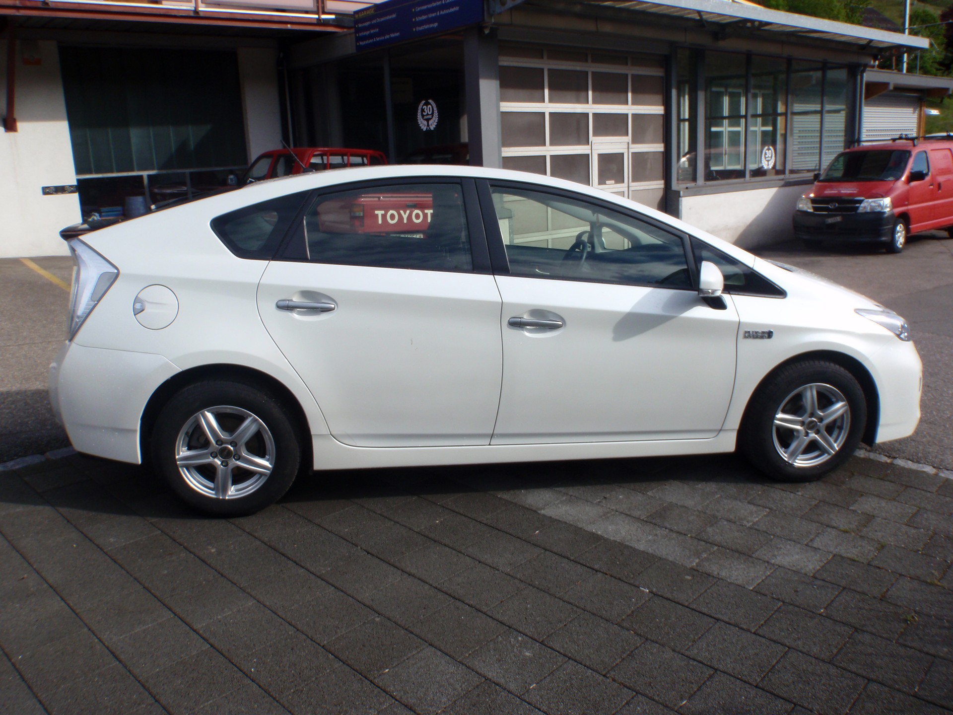 TOYOTA Prius 1.8 16V Plug-in Hybrid Sol Premium-image-2