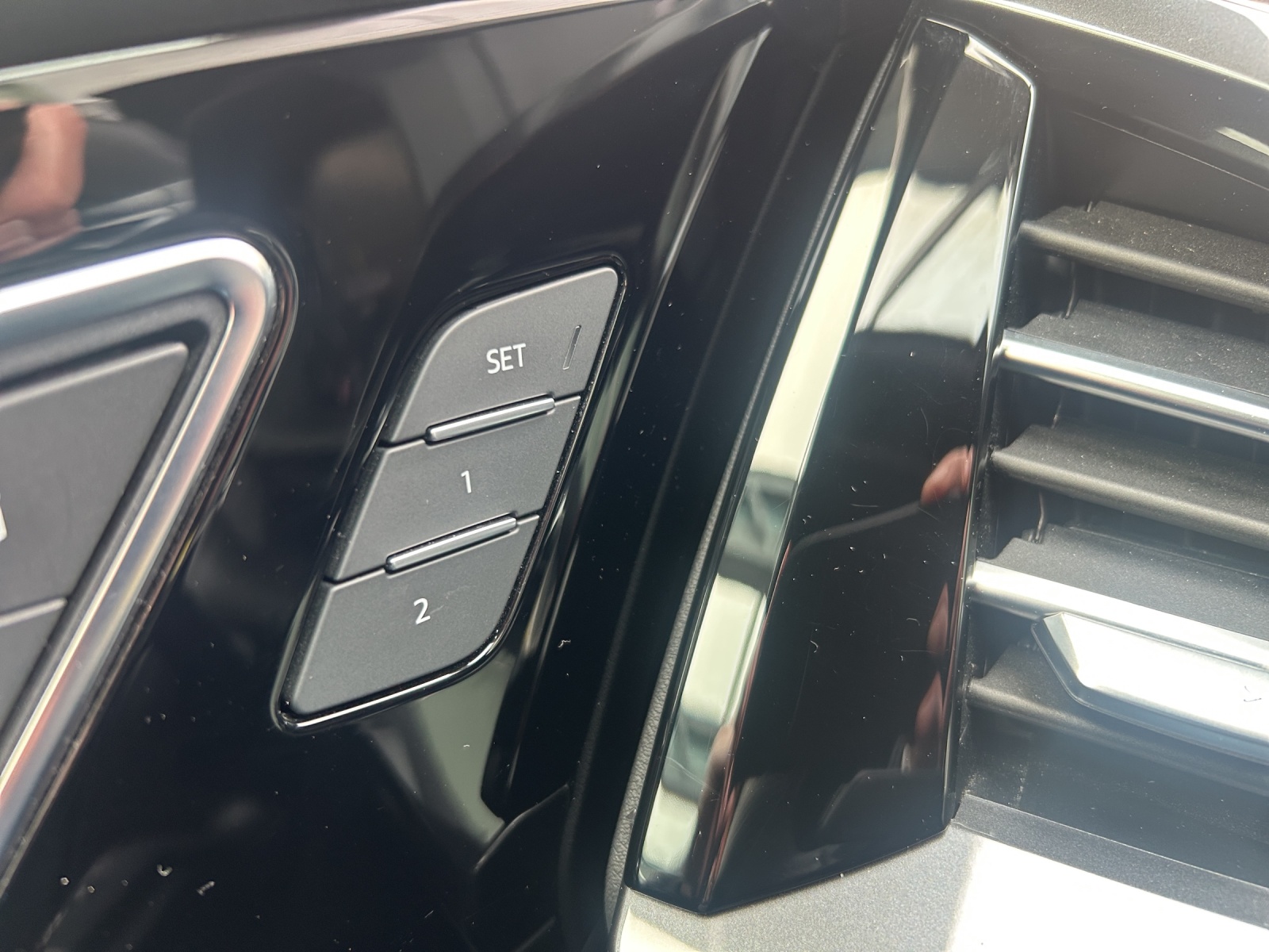 AUDI Q4 e-tron 35-image-16