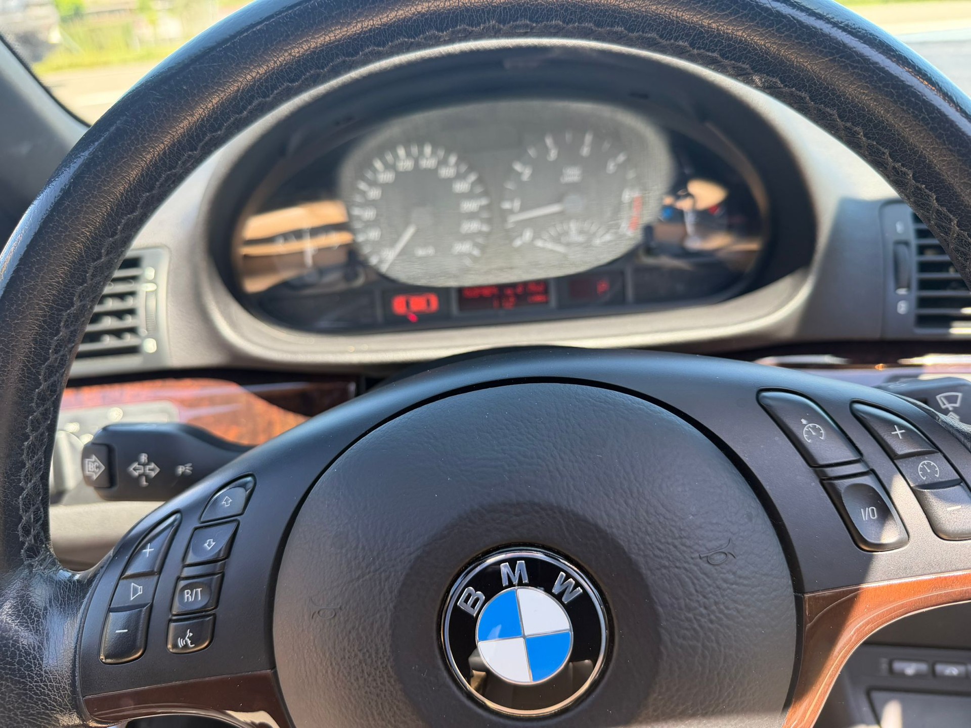 BMW 325Ci Cabriolet-image-24