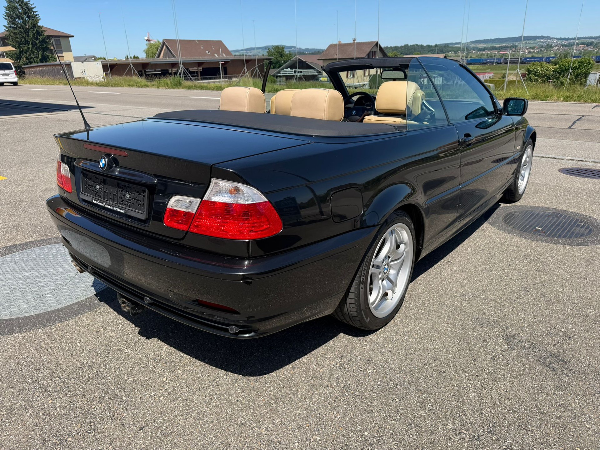 BMW 325Ci Cabriolet-image-17