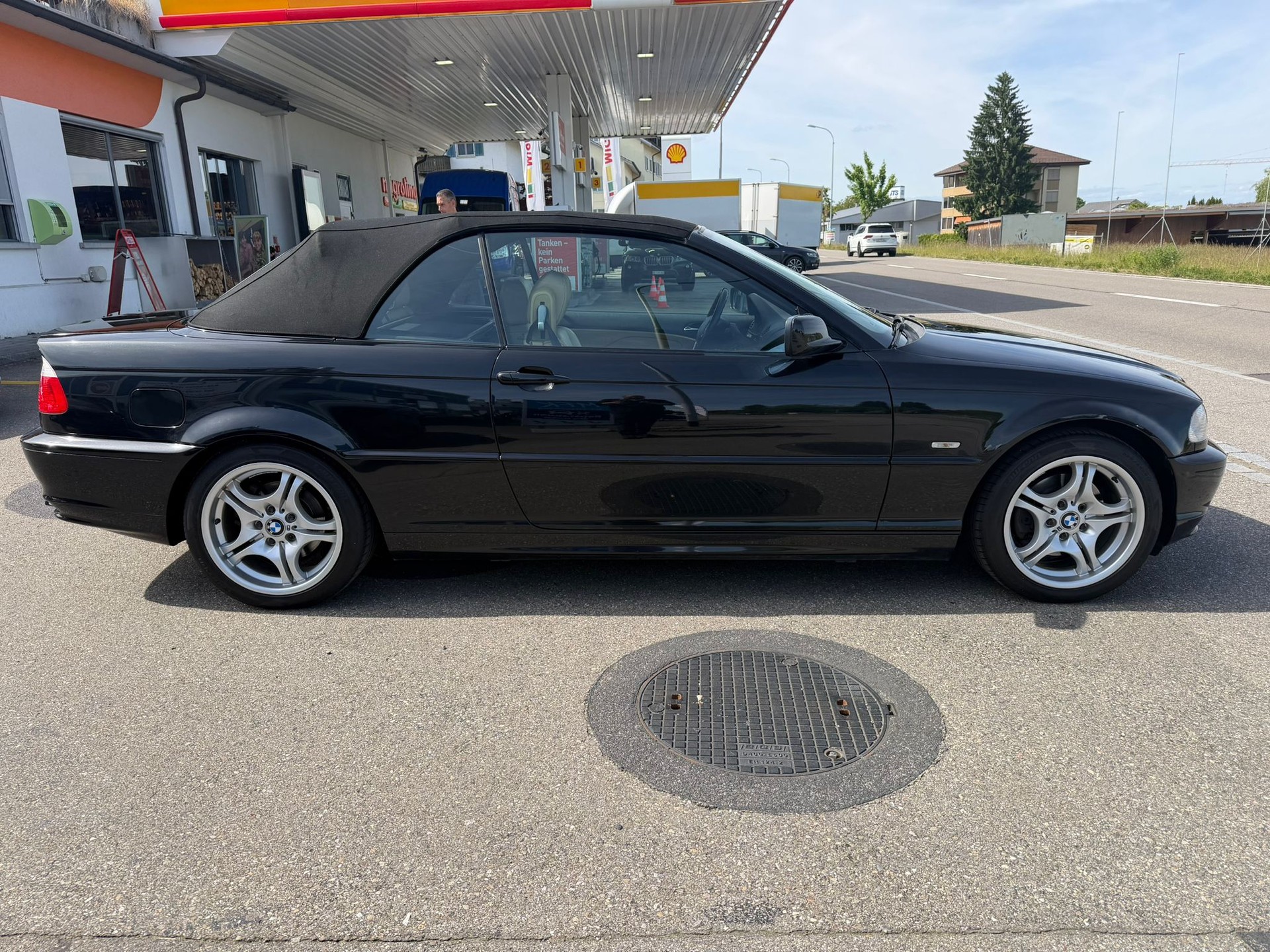 BMW 325Ci Cabriolet-image-5