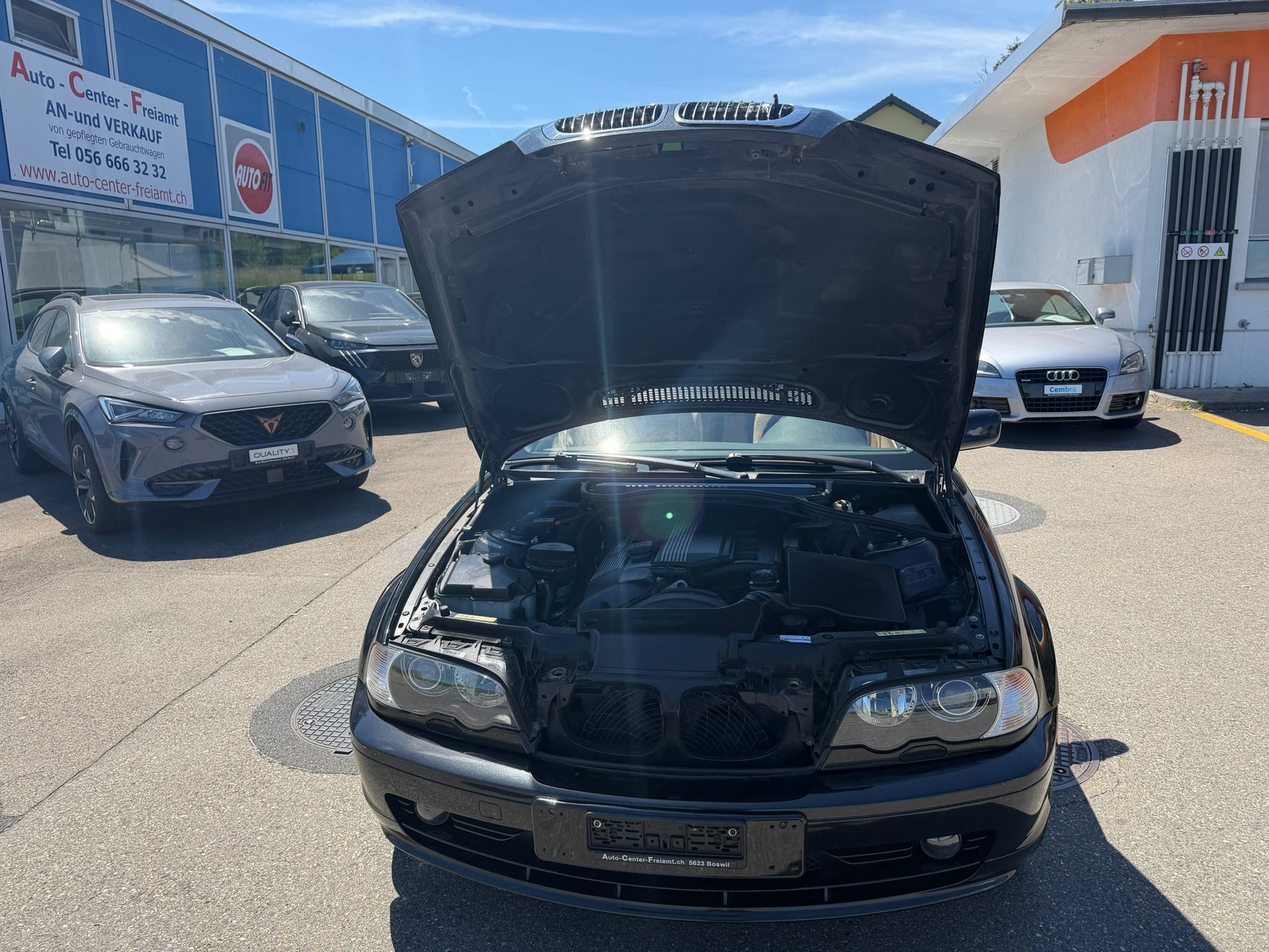 BMW 325Ci Cabriolet-image-11