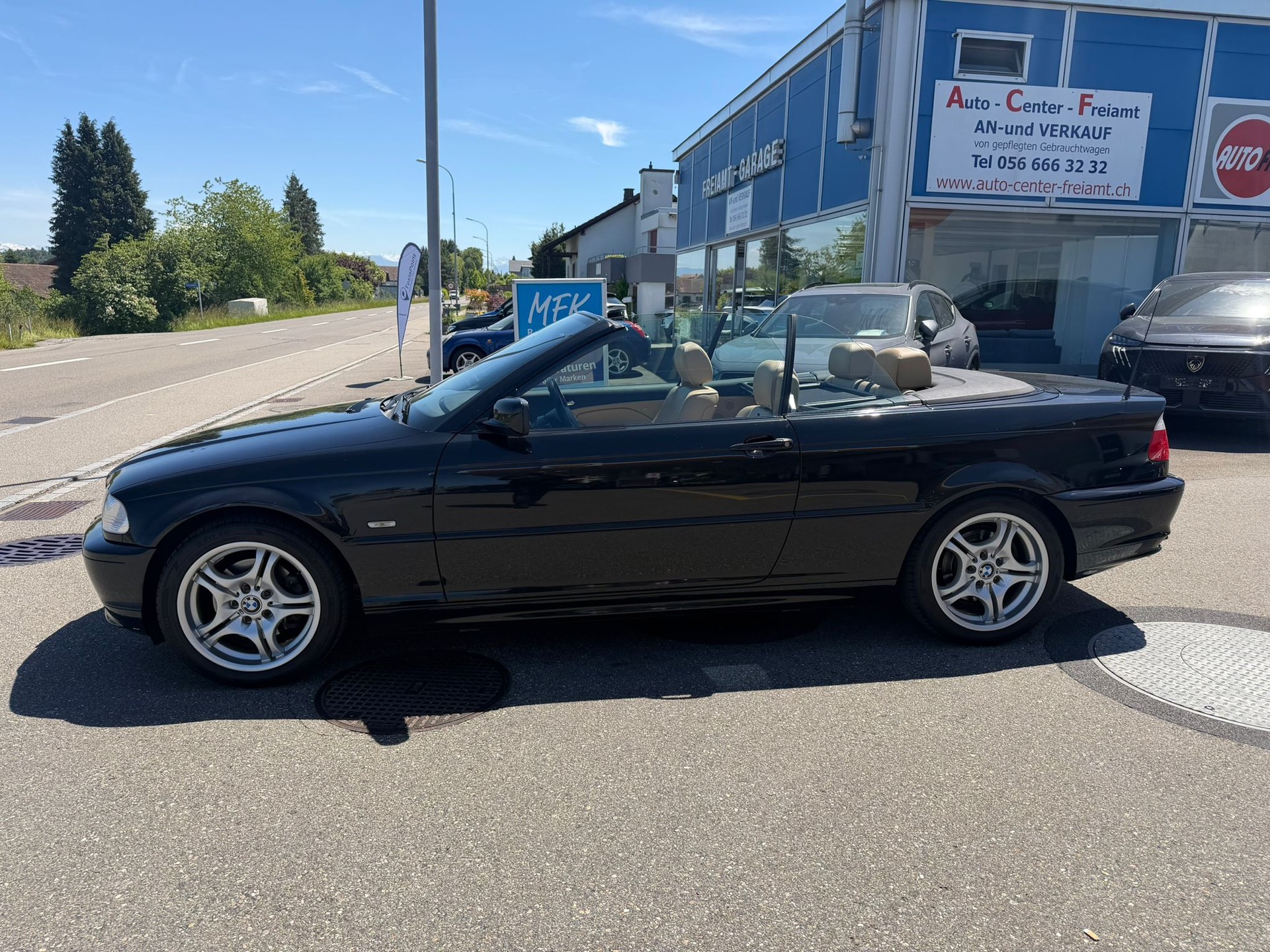 BMW 325Ci Cabriolet-image-14