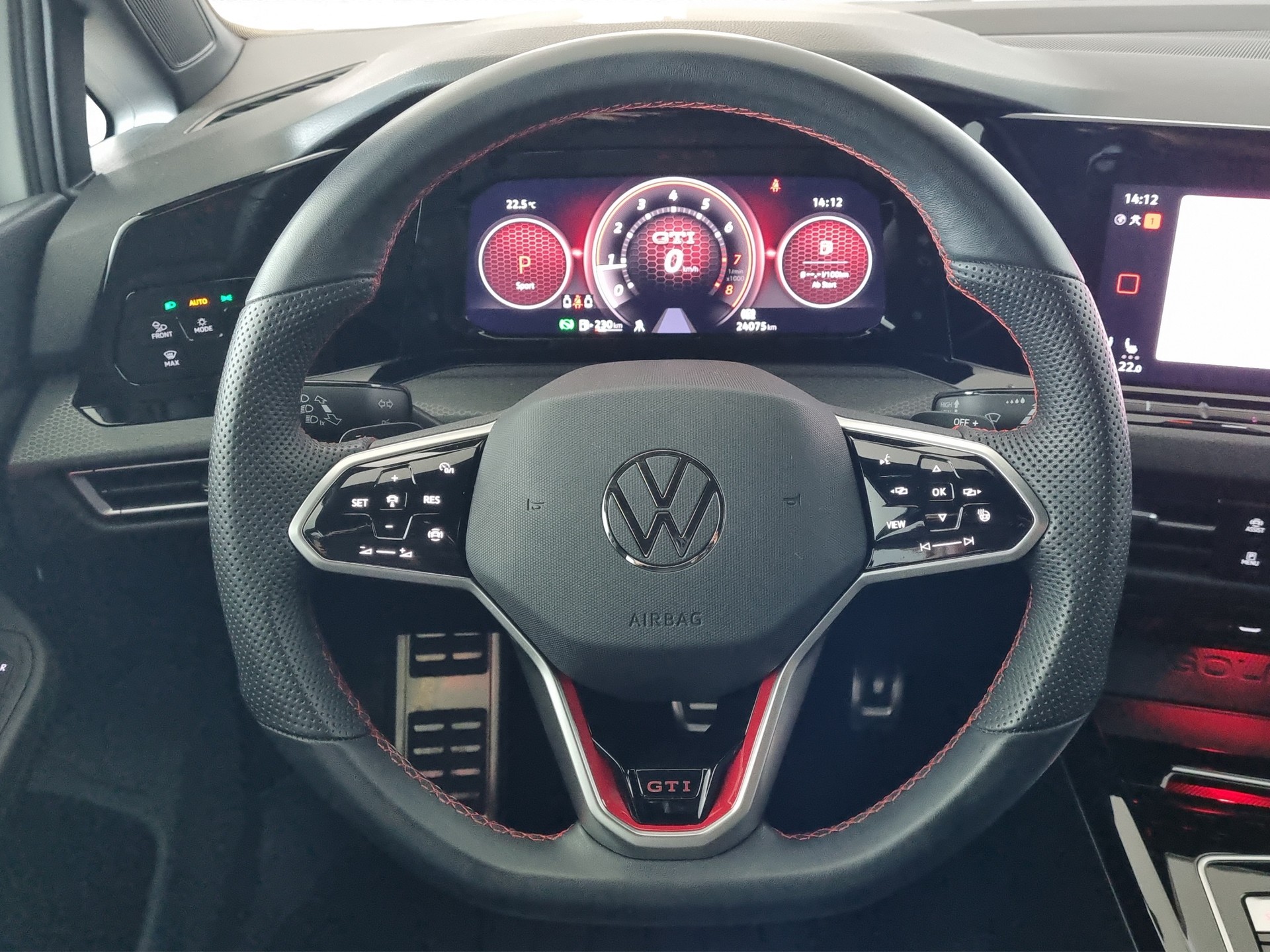 VW Golf 2.0 TSI GTI DSG-image-8