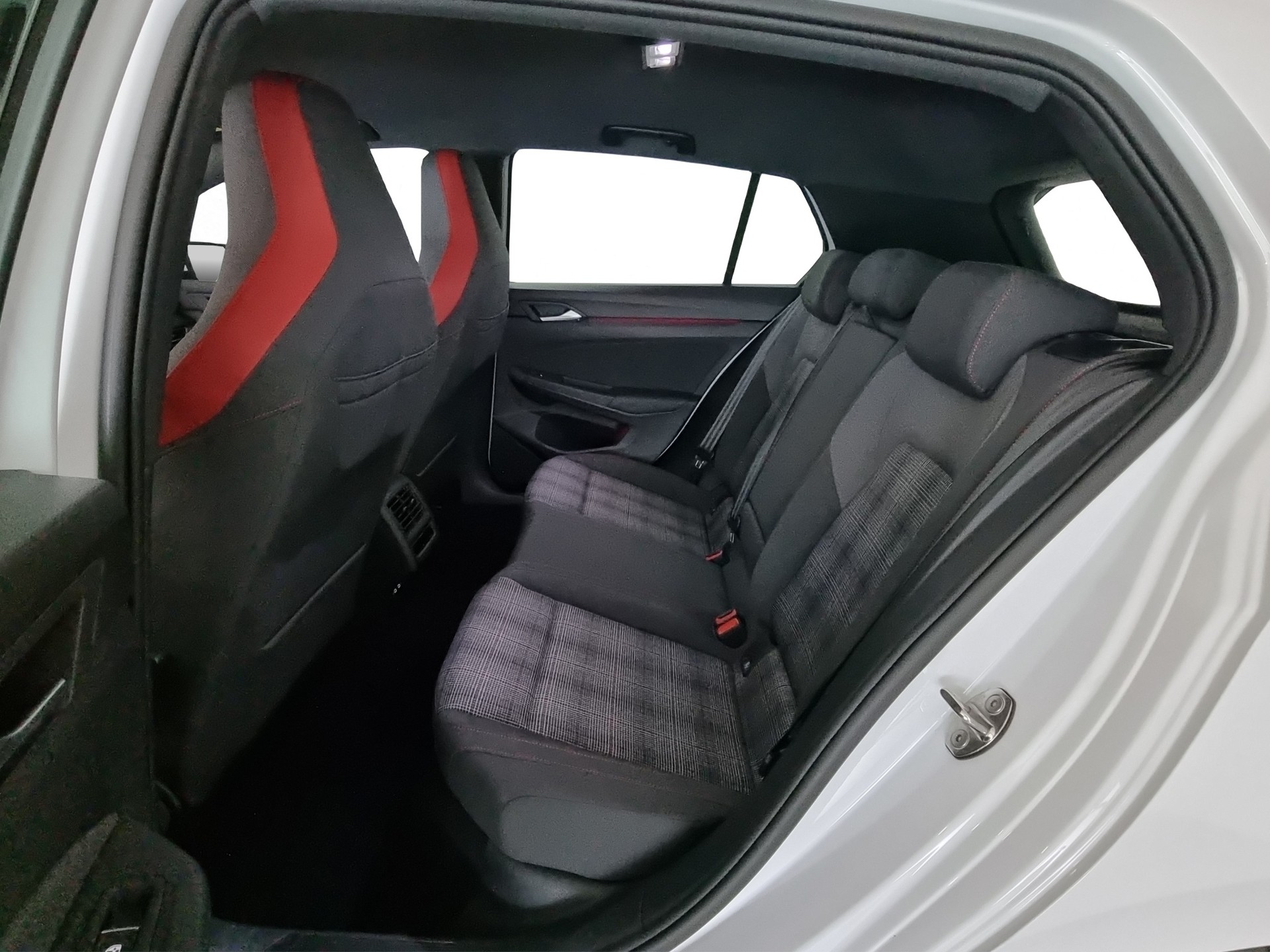 VW Golf 2.0 TSI GTI DSG-image-6