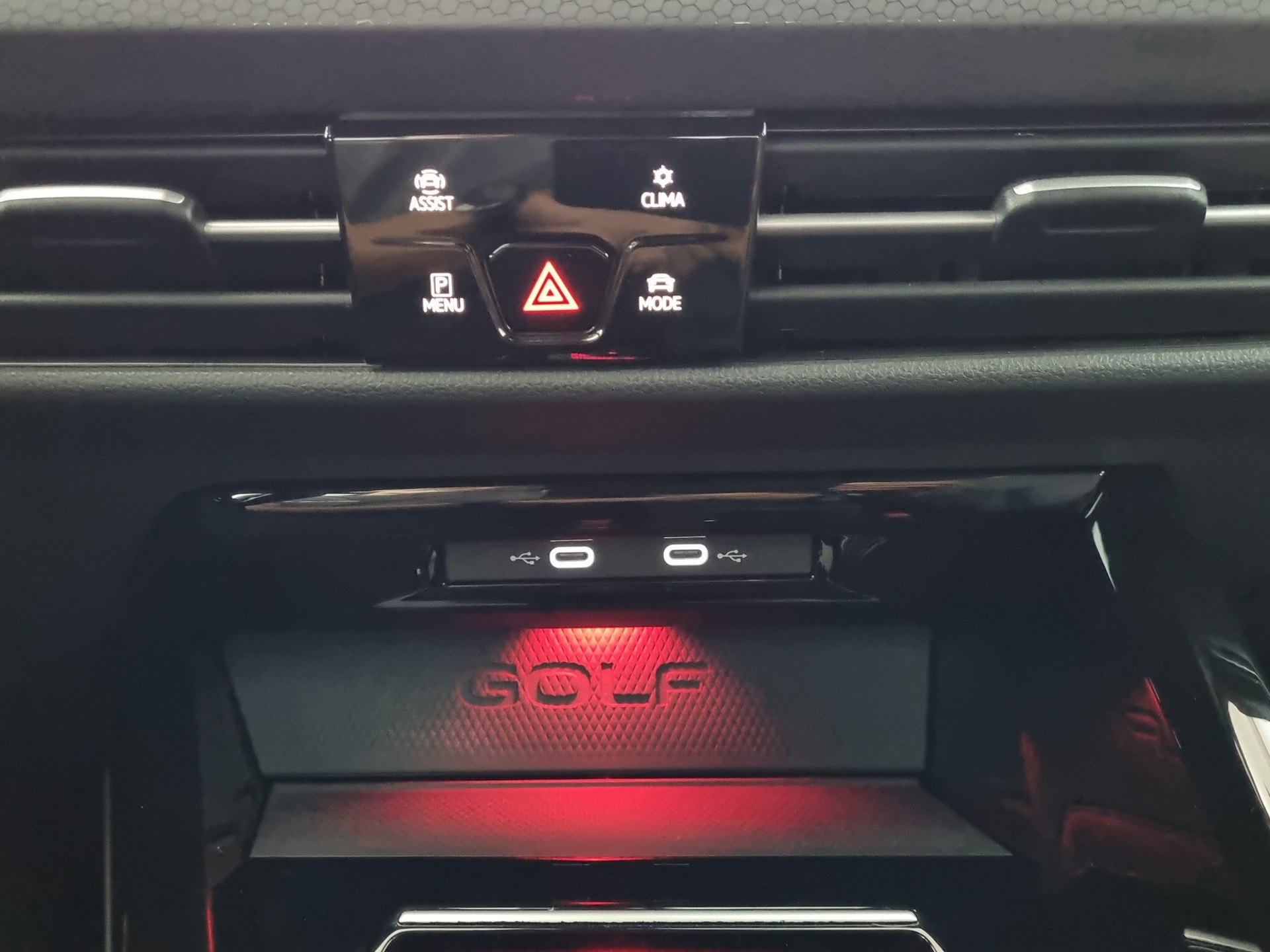 VW Golf 2.0 TSI GTI DSG-image-14