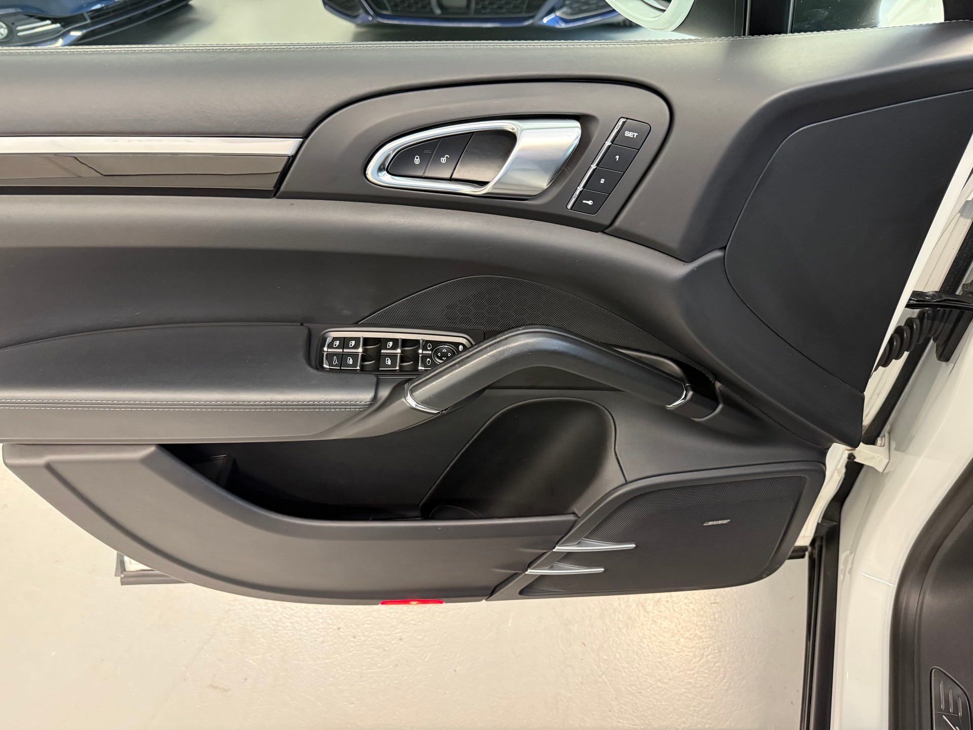 PORSCHE Cayenne Diesel-image-13