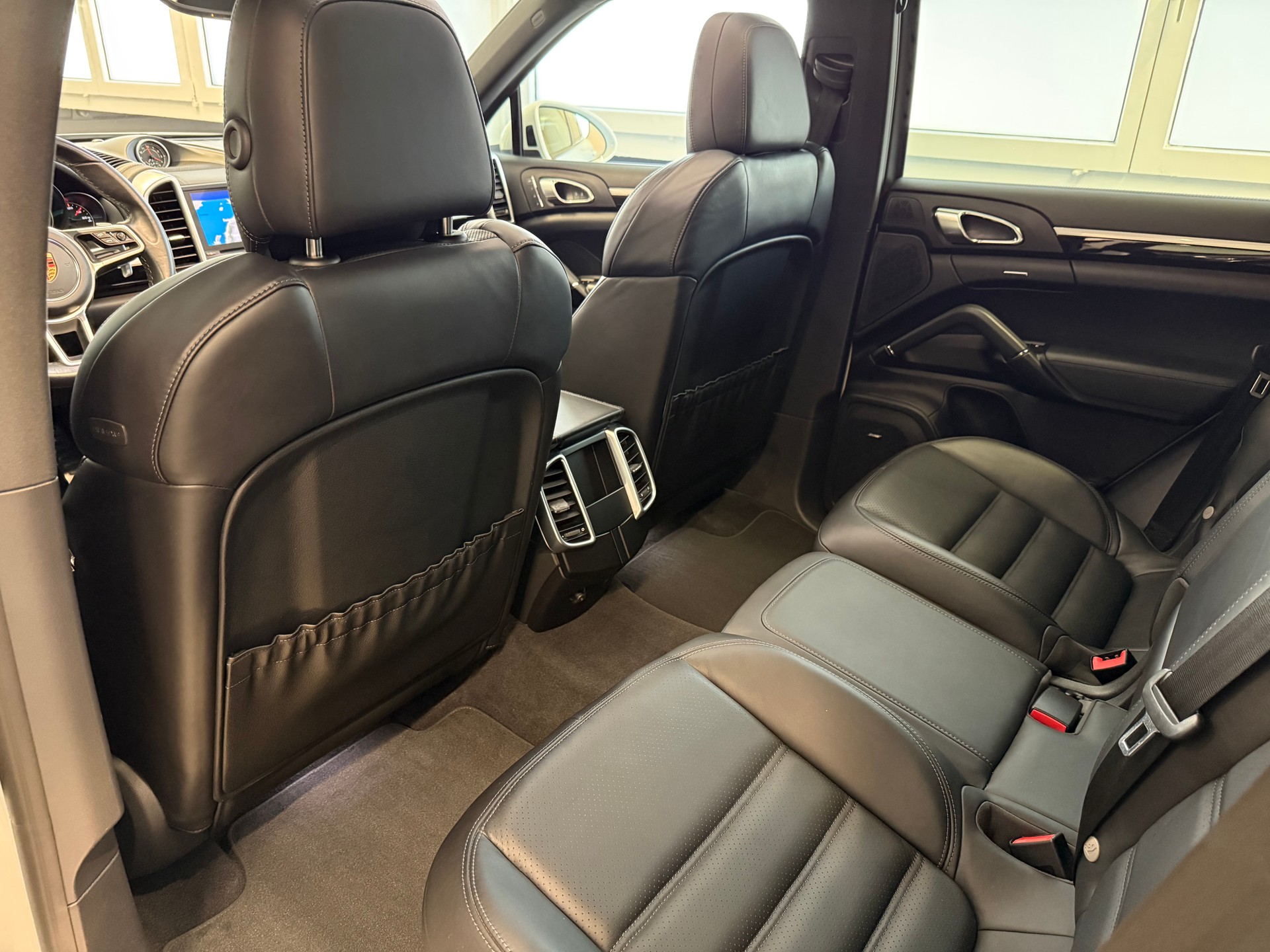 PORSCHE Cayenne Diesel-image-17