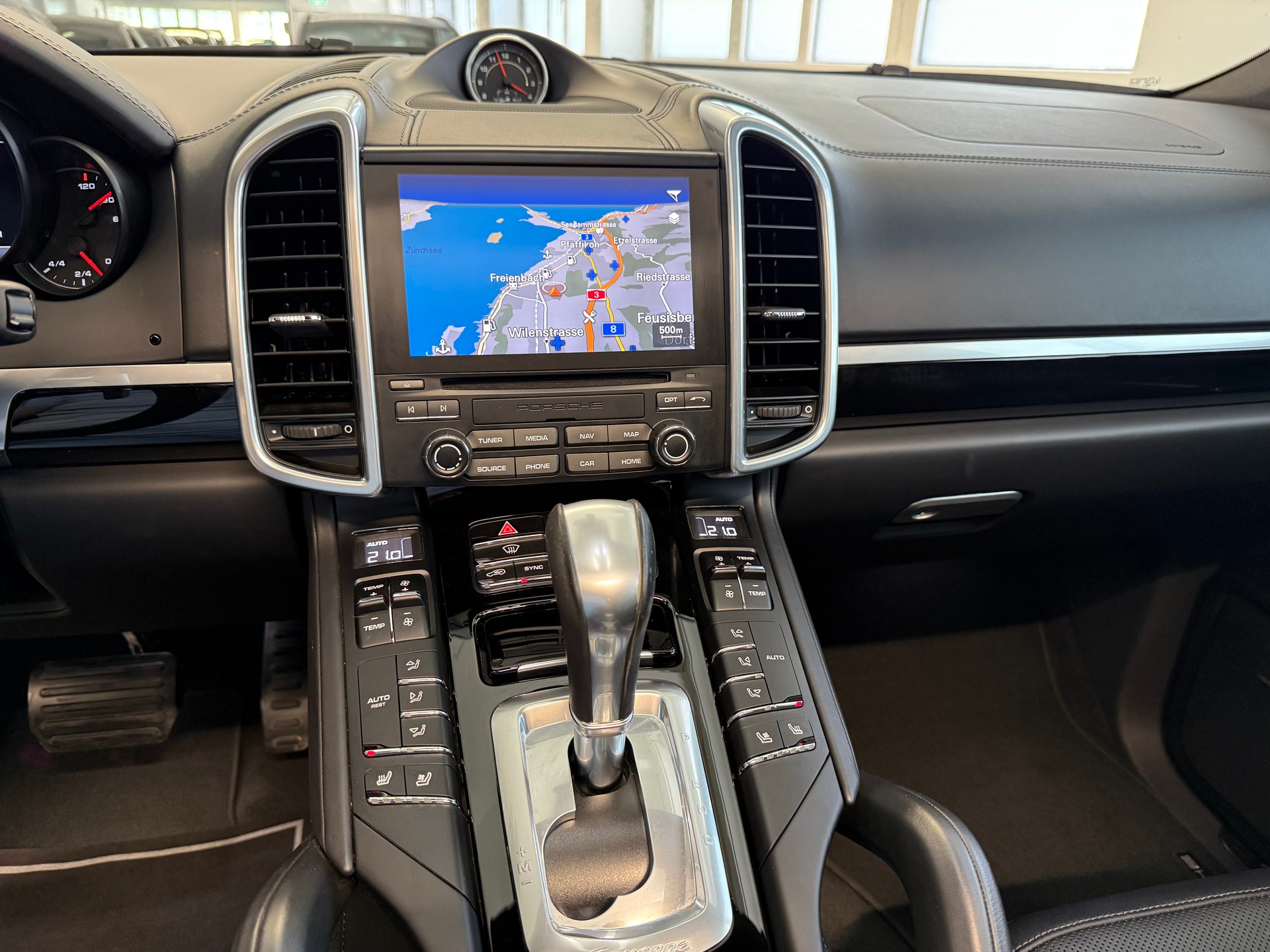 PORSCHE Cayenne Diesel-image-10